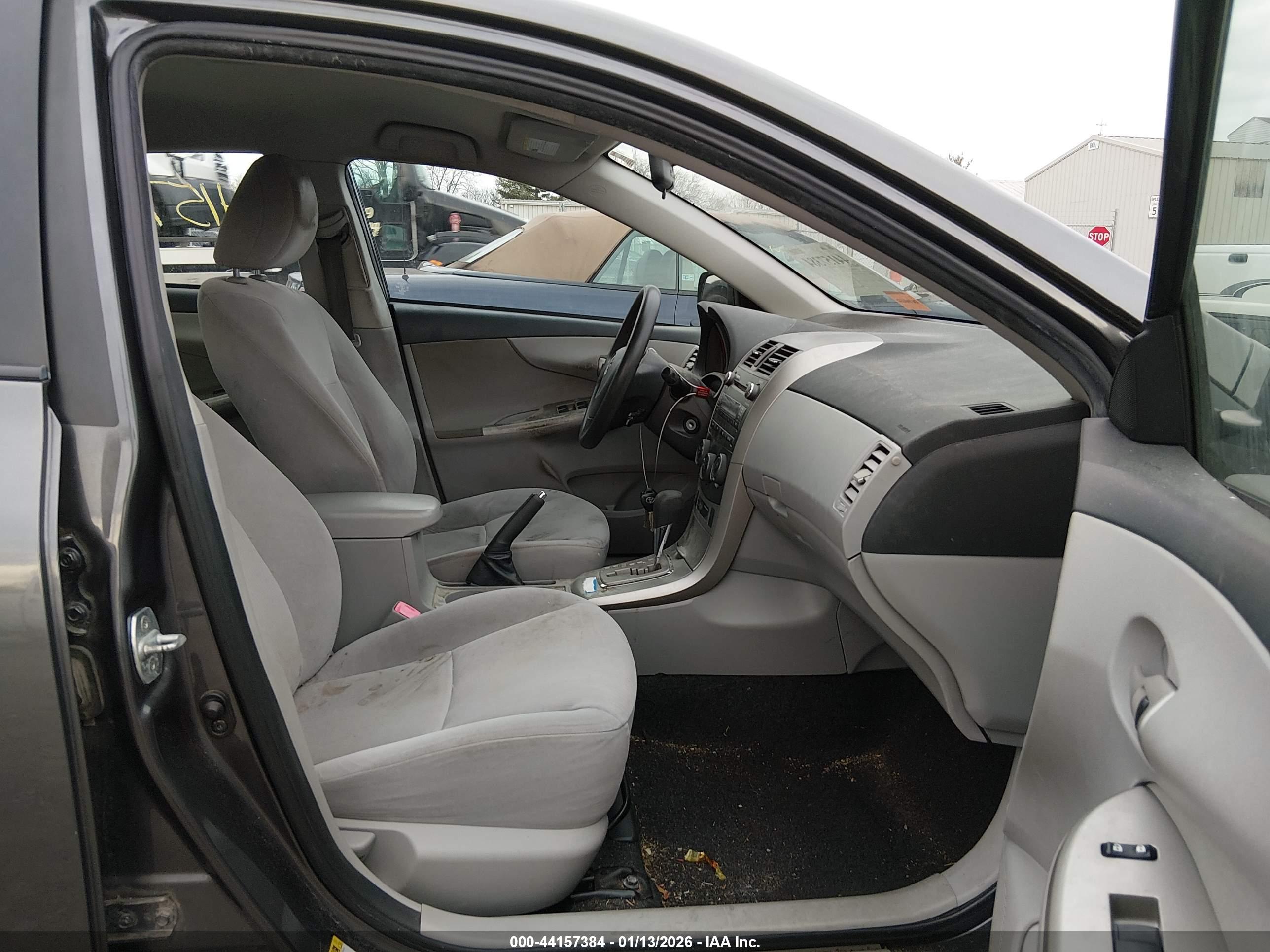TOYOTA COROLLA image 5