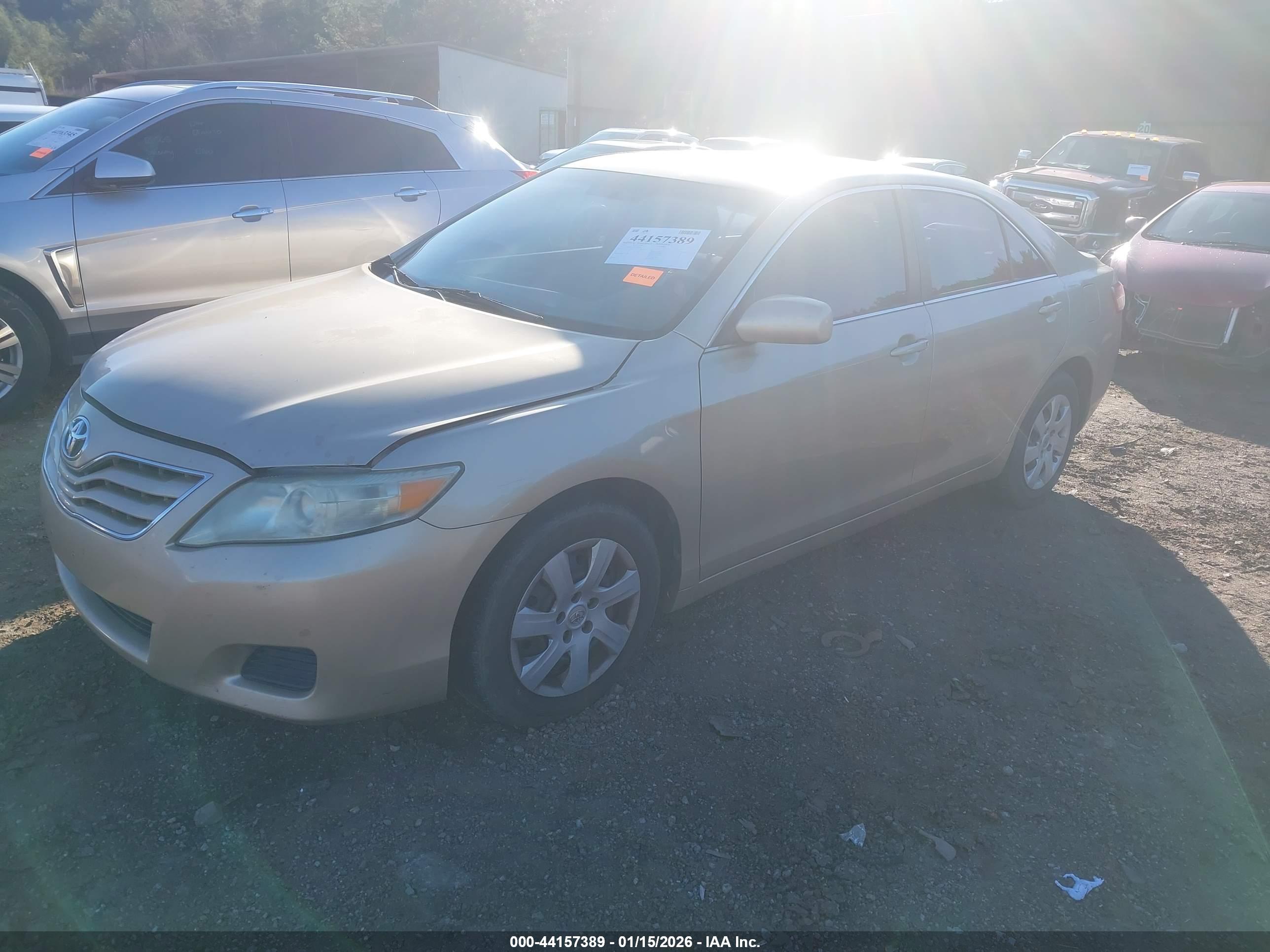TOYOTA CAMRY image 2