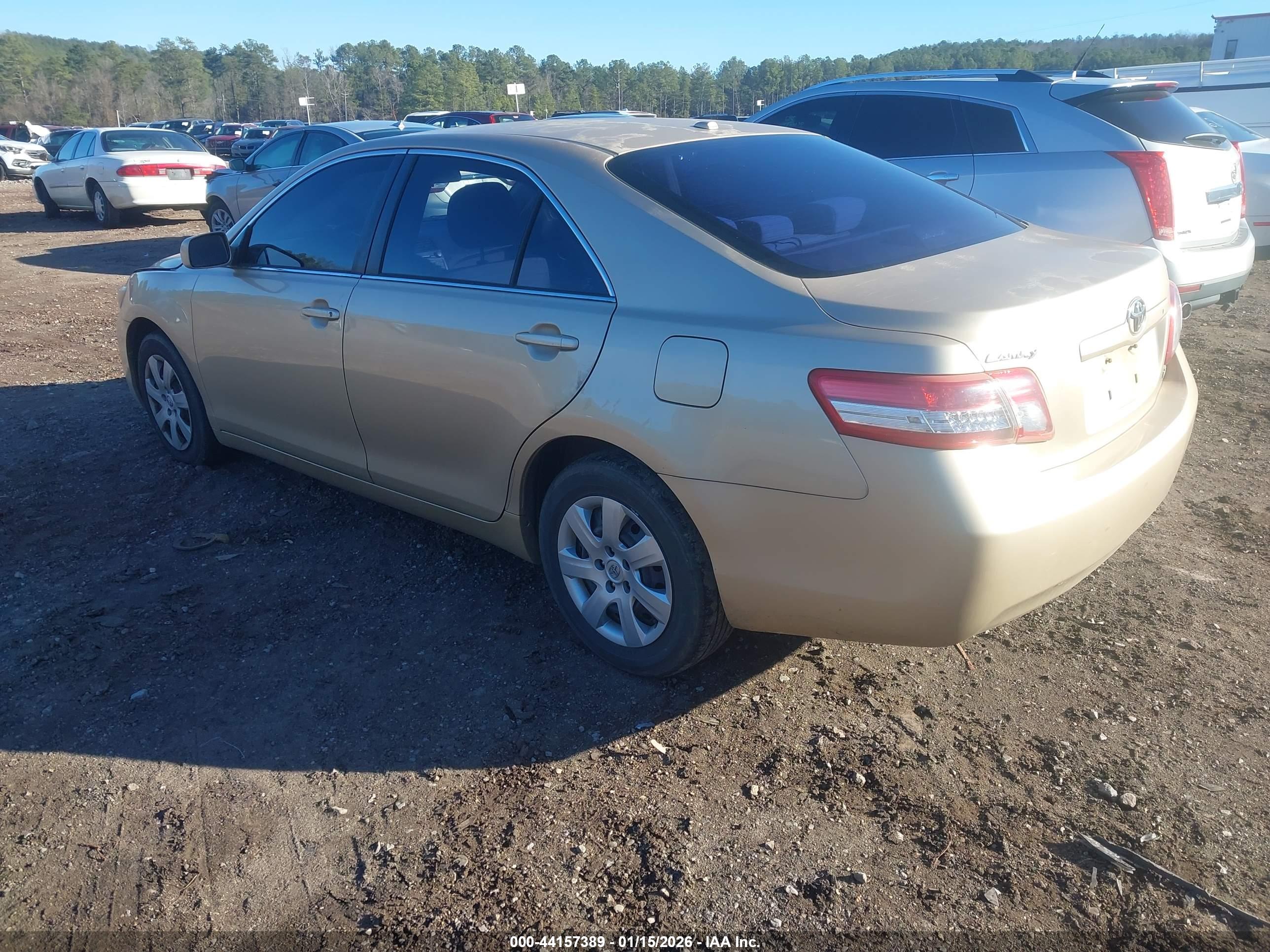 TOYOTA CAMRY image 3