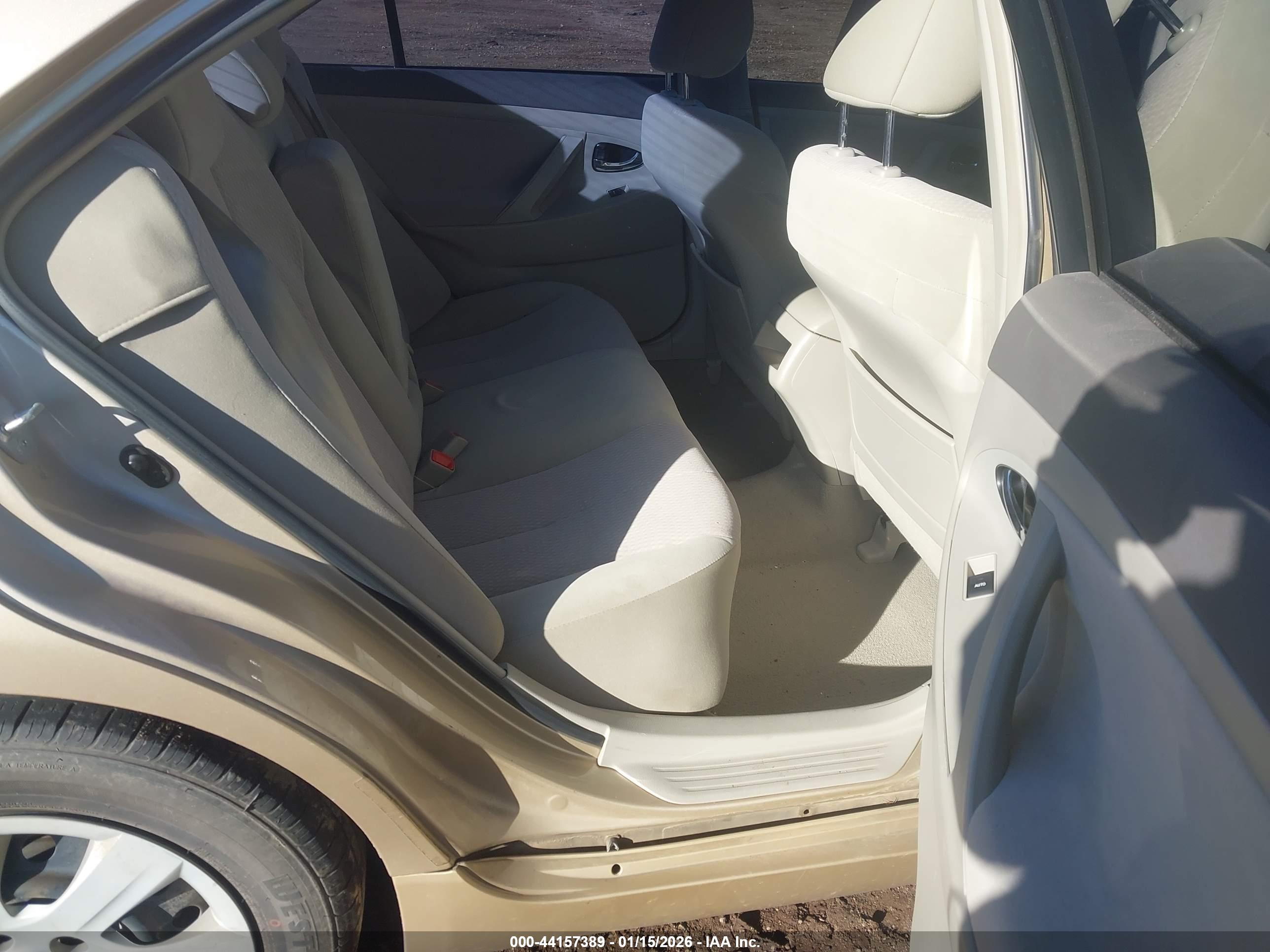 TOYOTA CAMRY image 8