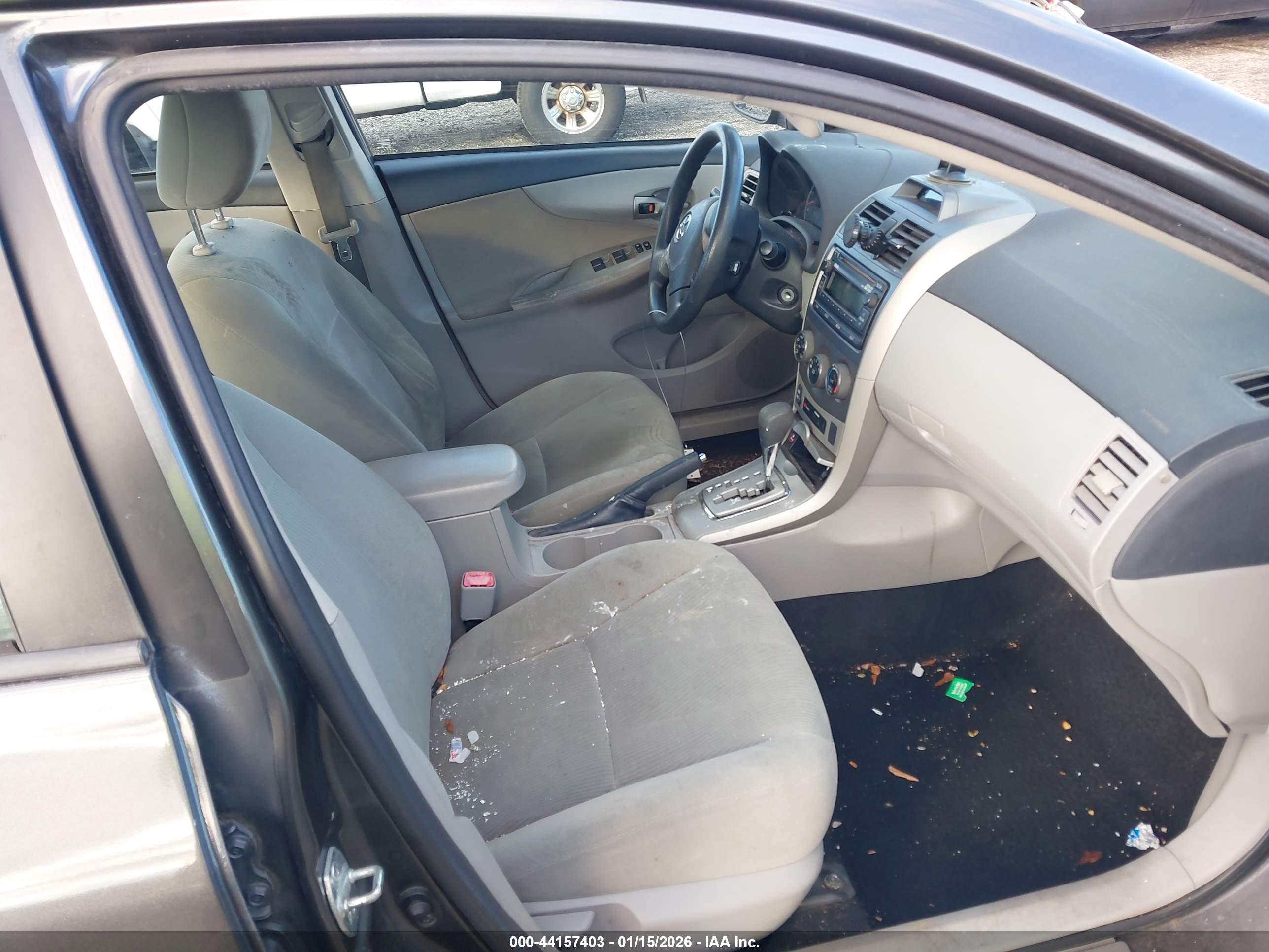 TOYOTA COROLLA image 5