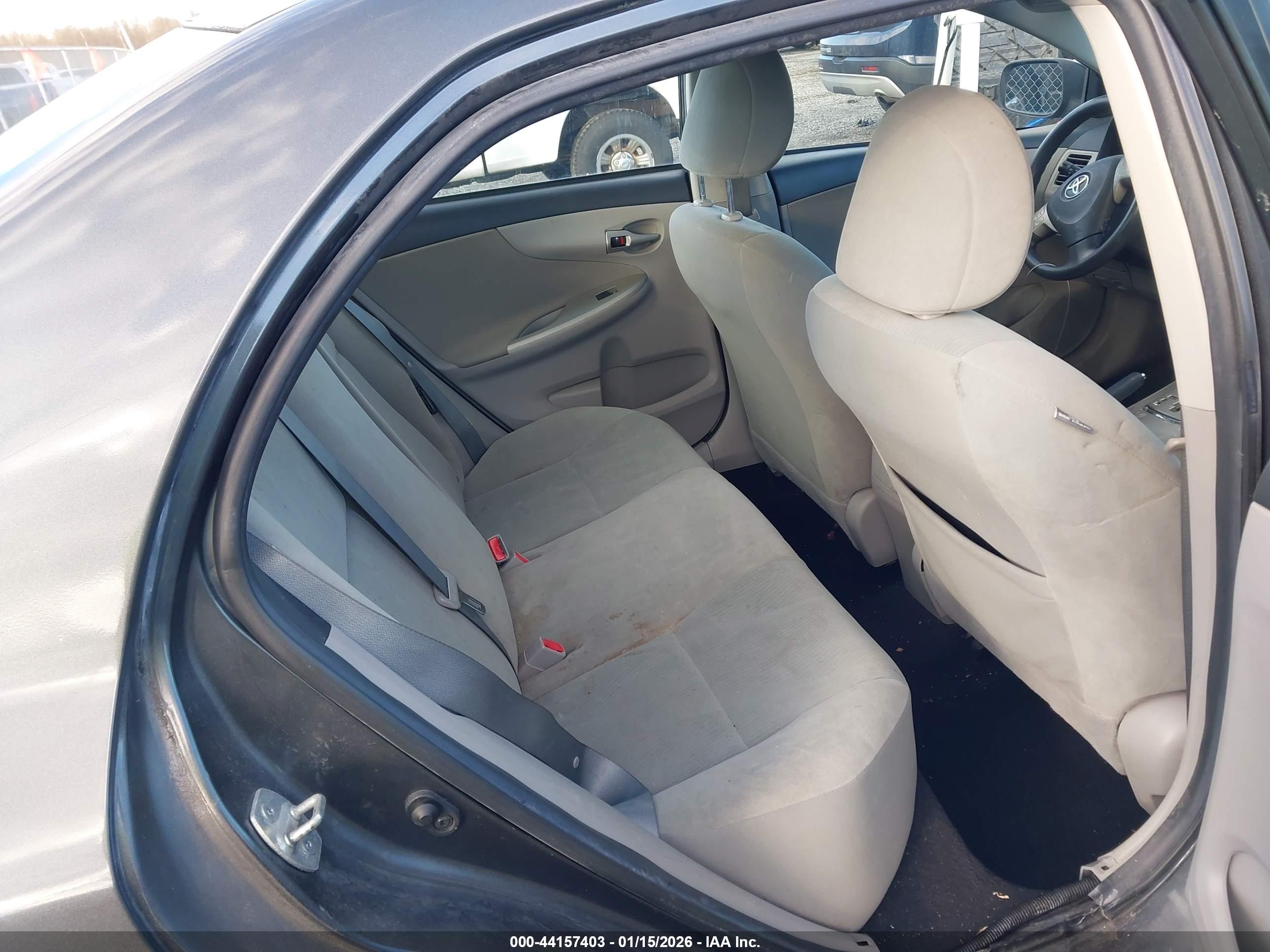 TOYOTA COROLLA image 8