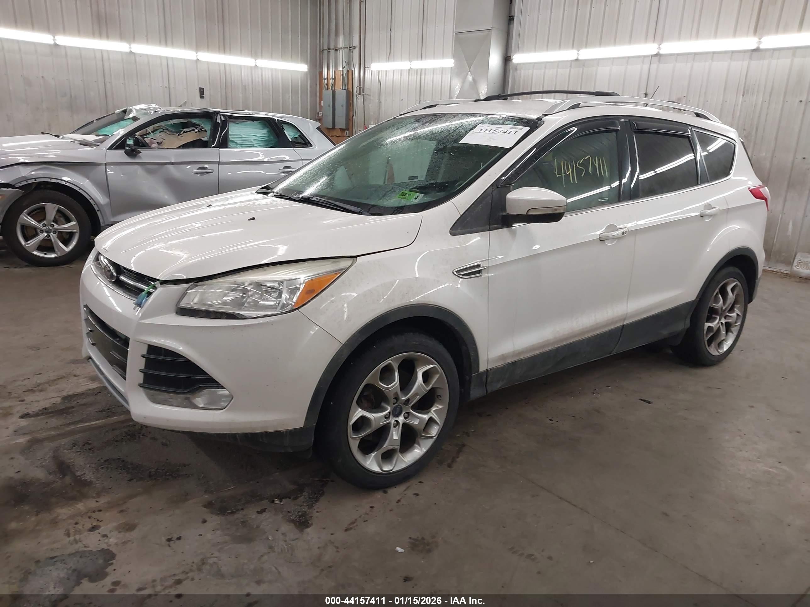 FORD ESCAPE image 2