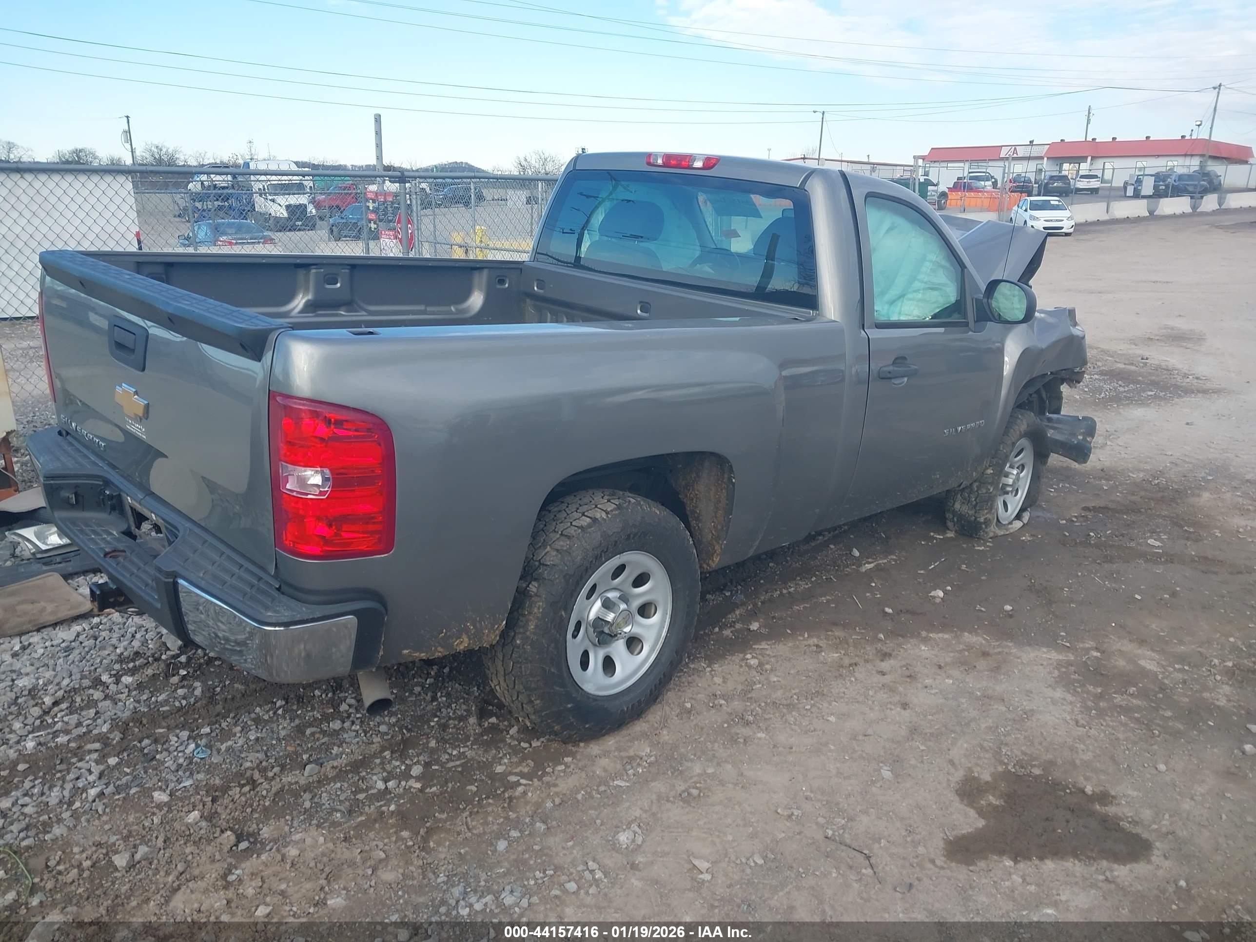 CHEVROLET SILVERADO image 4