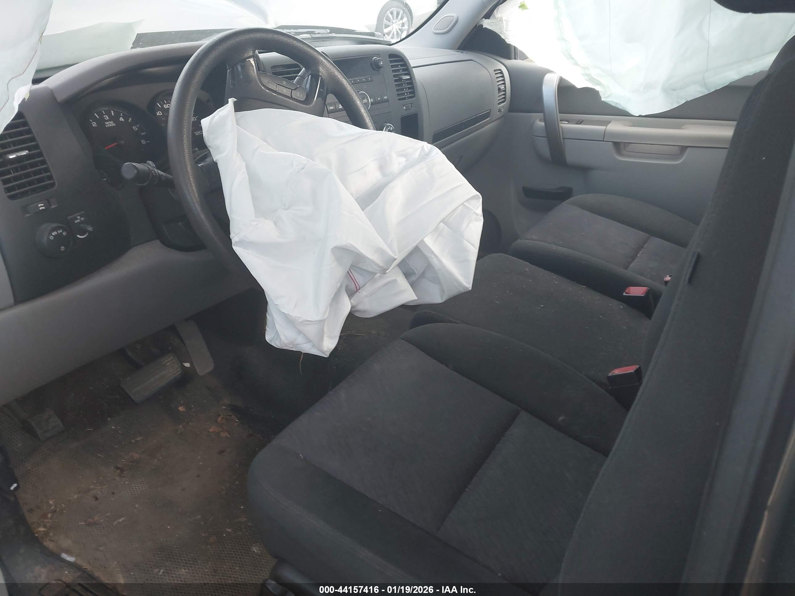CHEVROLET SILVERADO image 5