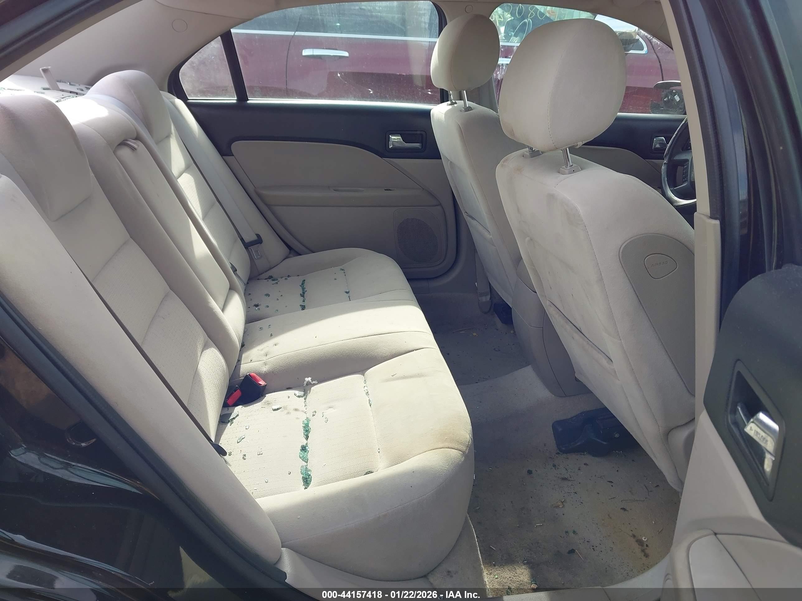 FORD FUSION image 8