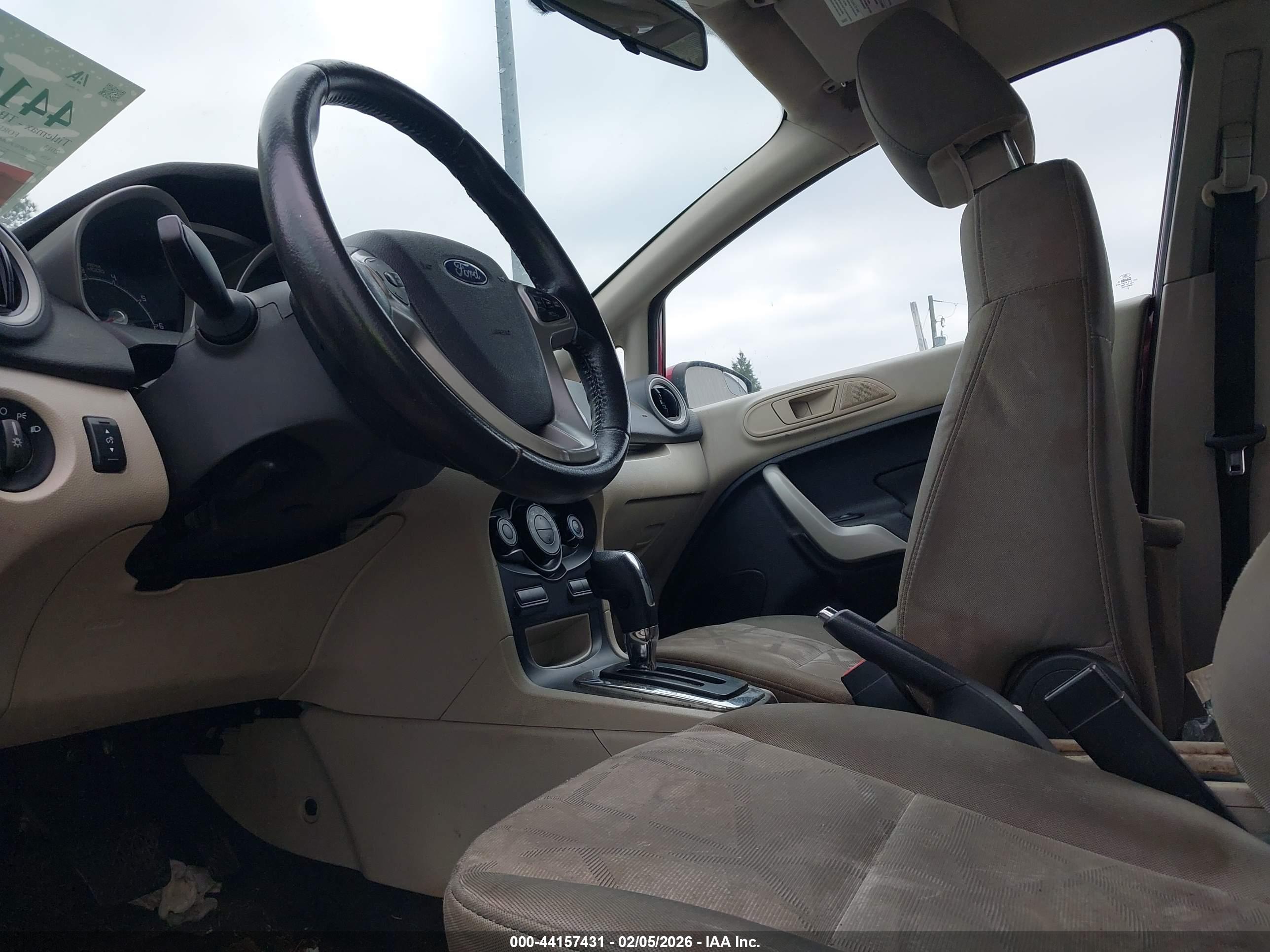 FORD FIESTA image 5