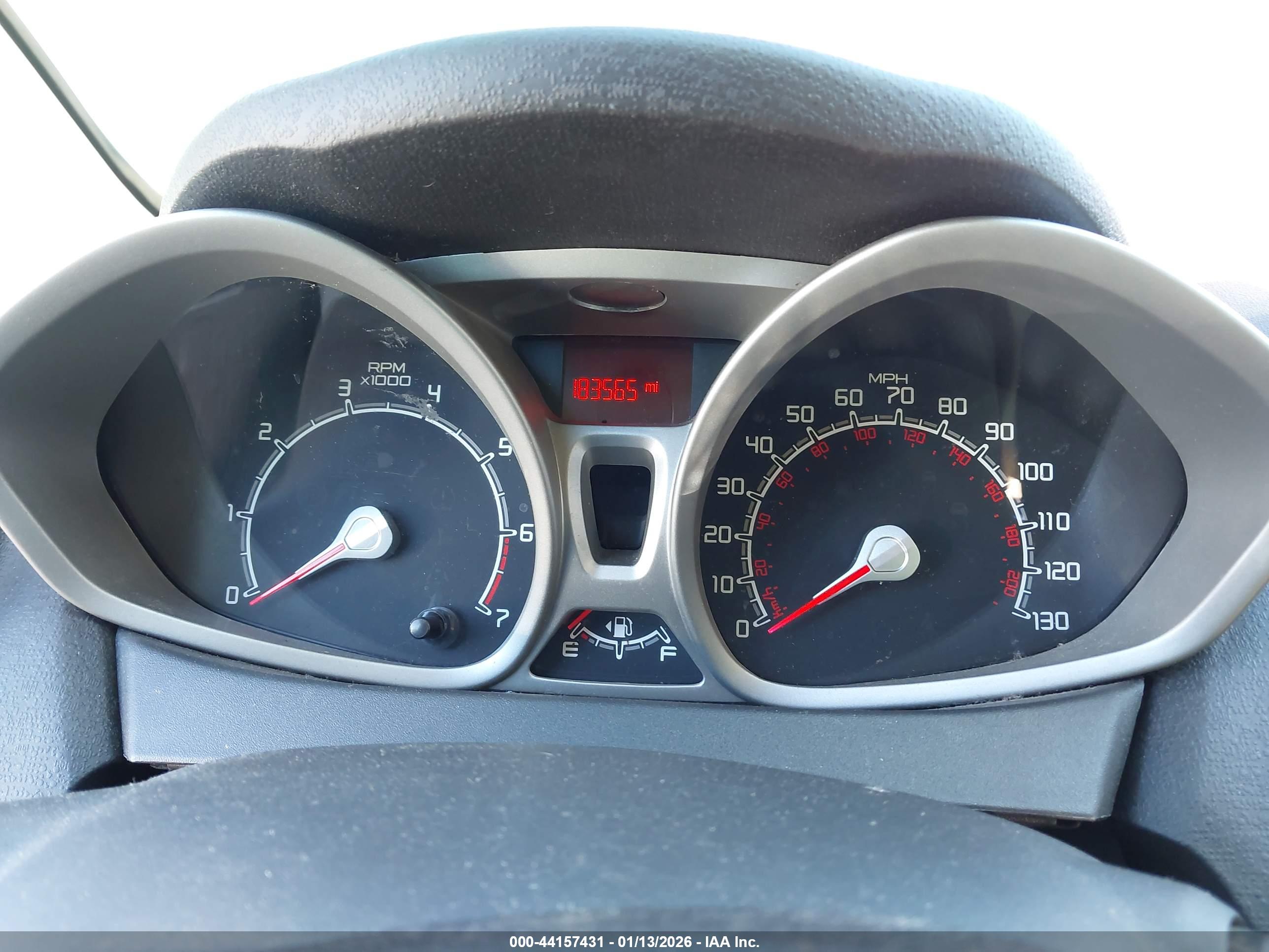 FORD FIESTA image 7