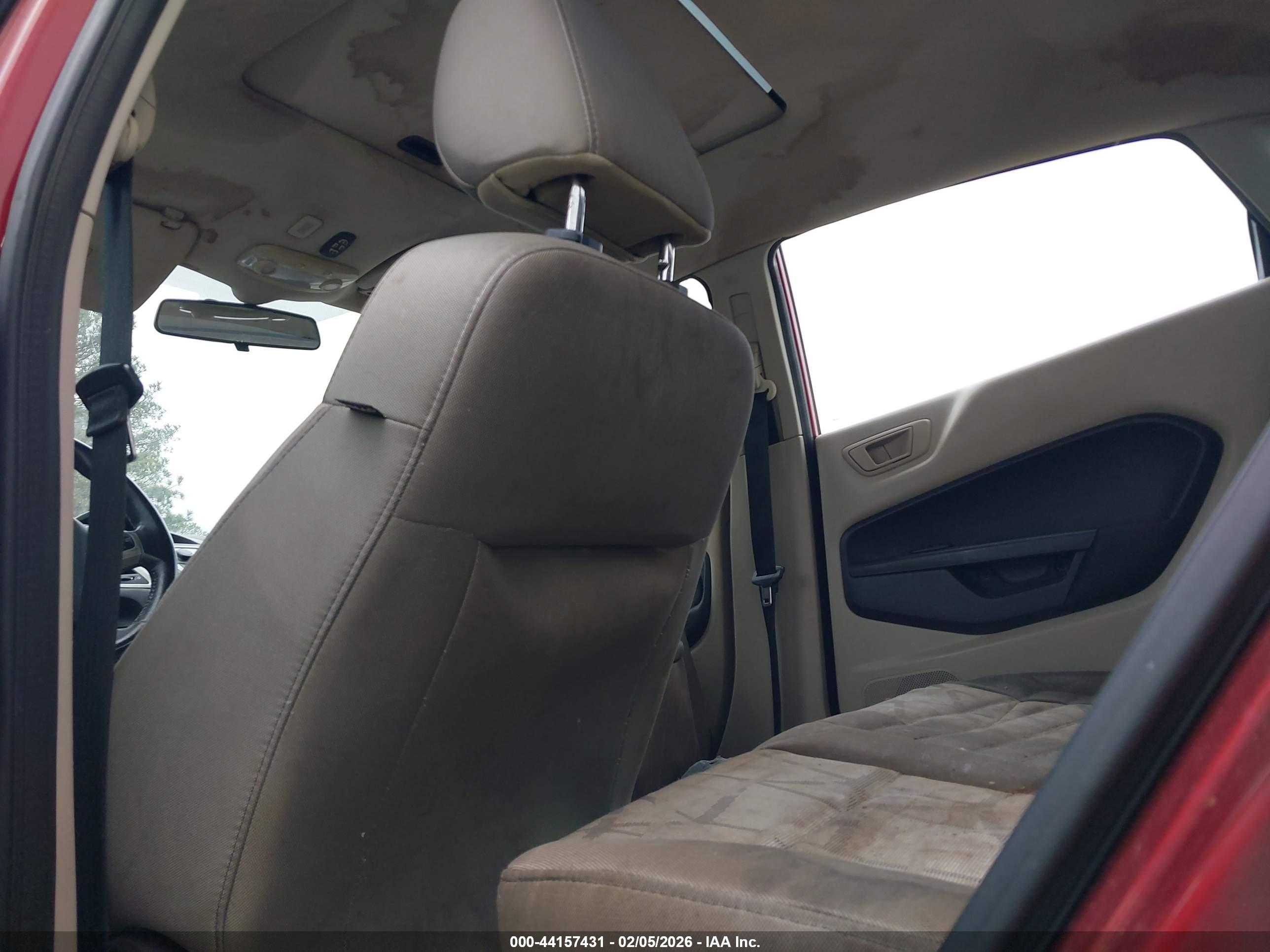 FORD FIESTA image 8