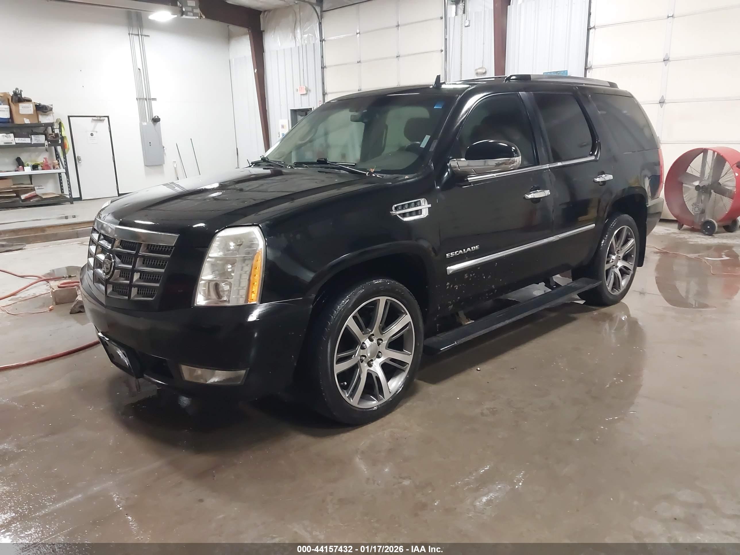 CADILLAC ESCALADE image 2