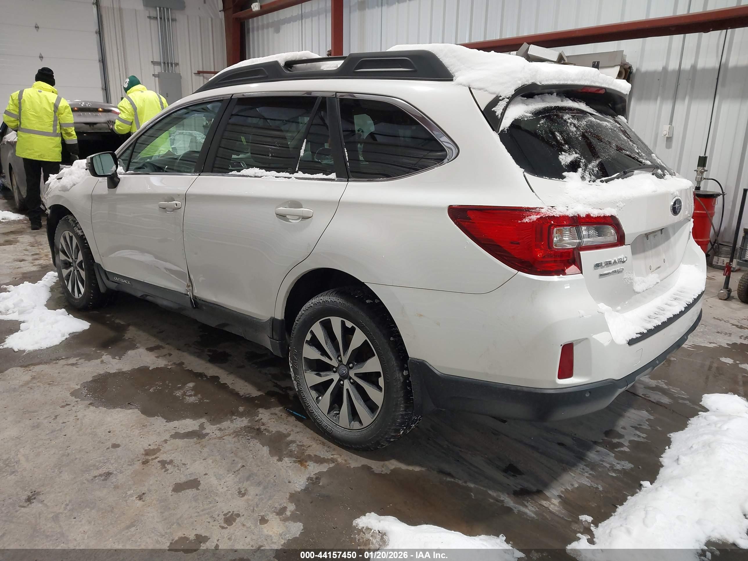SUBARU OUTBACK image 3
