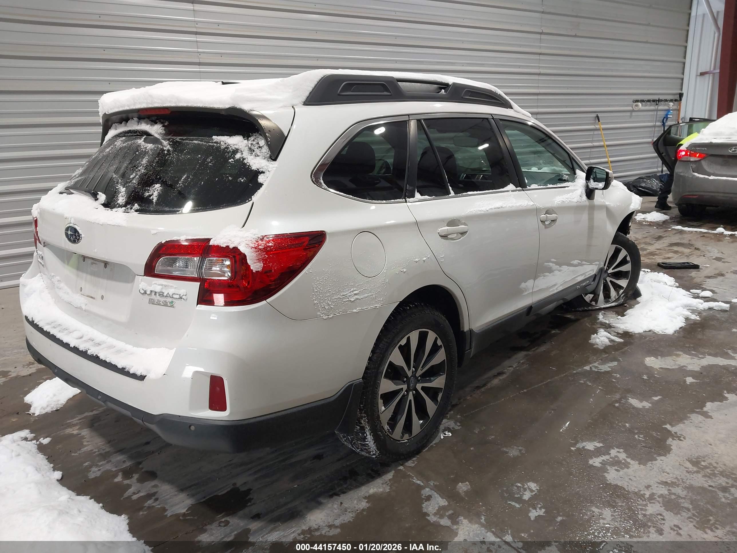 SUBARU OUTBACK image 4