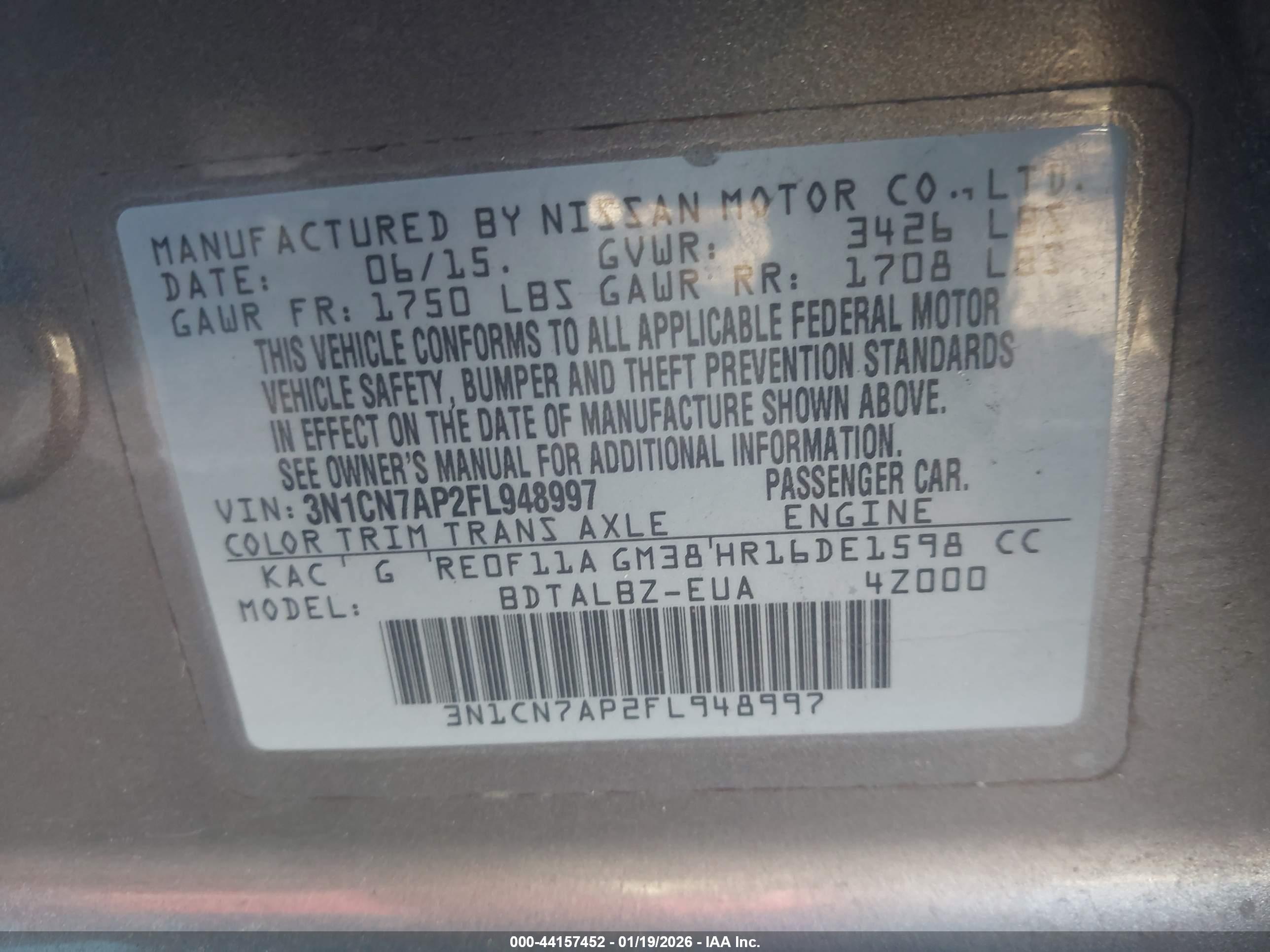 NISSAN VERSA image 9