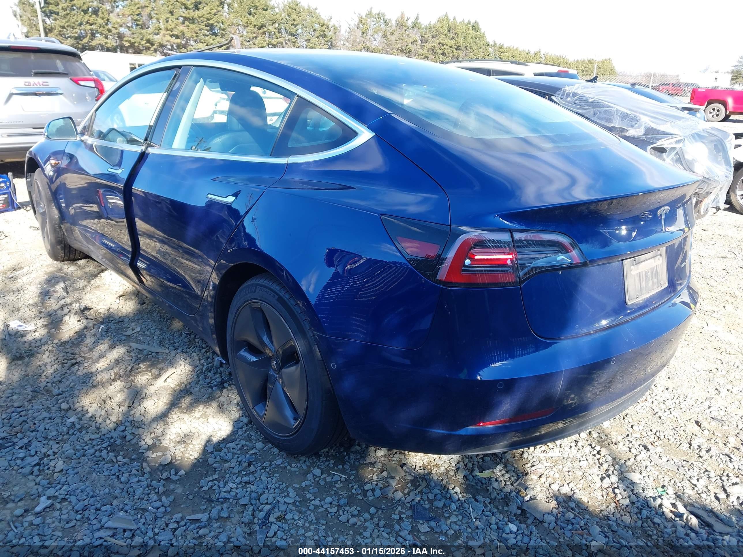 TESLA MODEL image 3