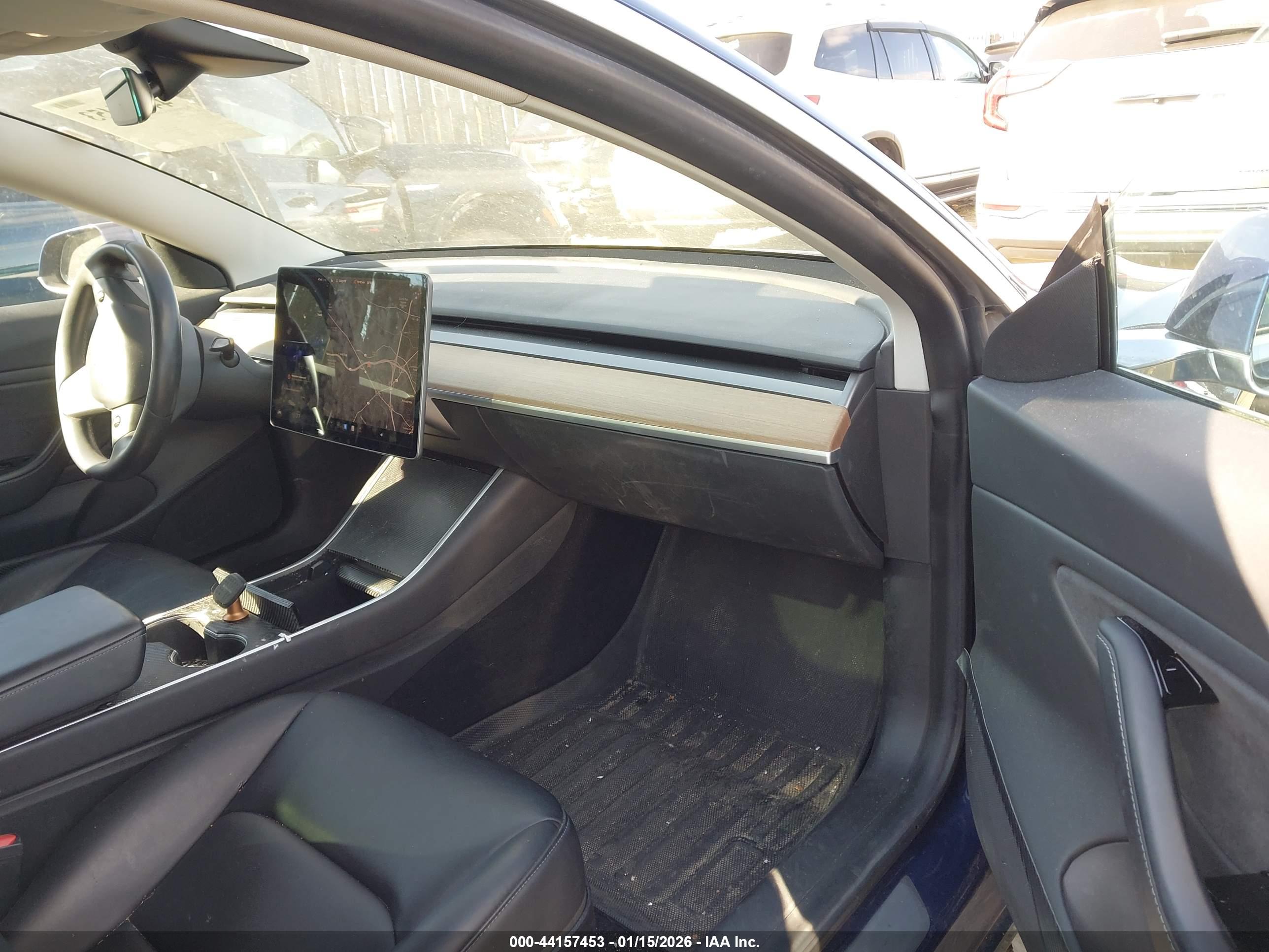 TESLA MODEL image 5