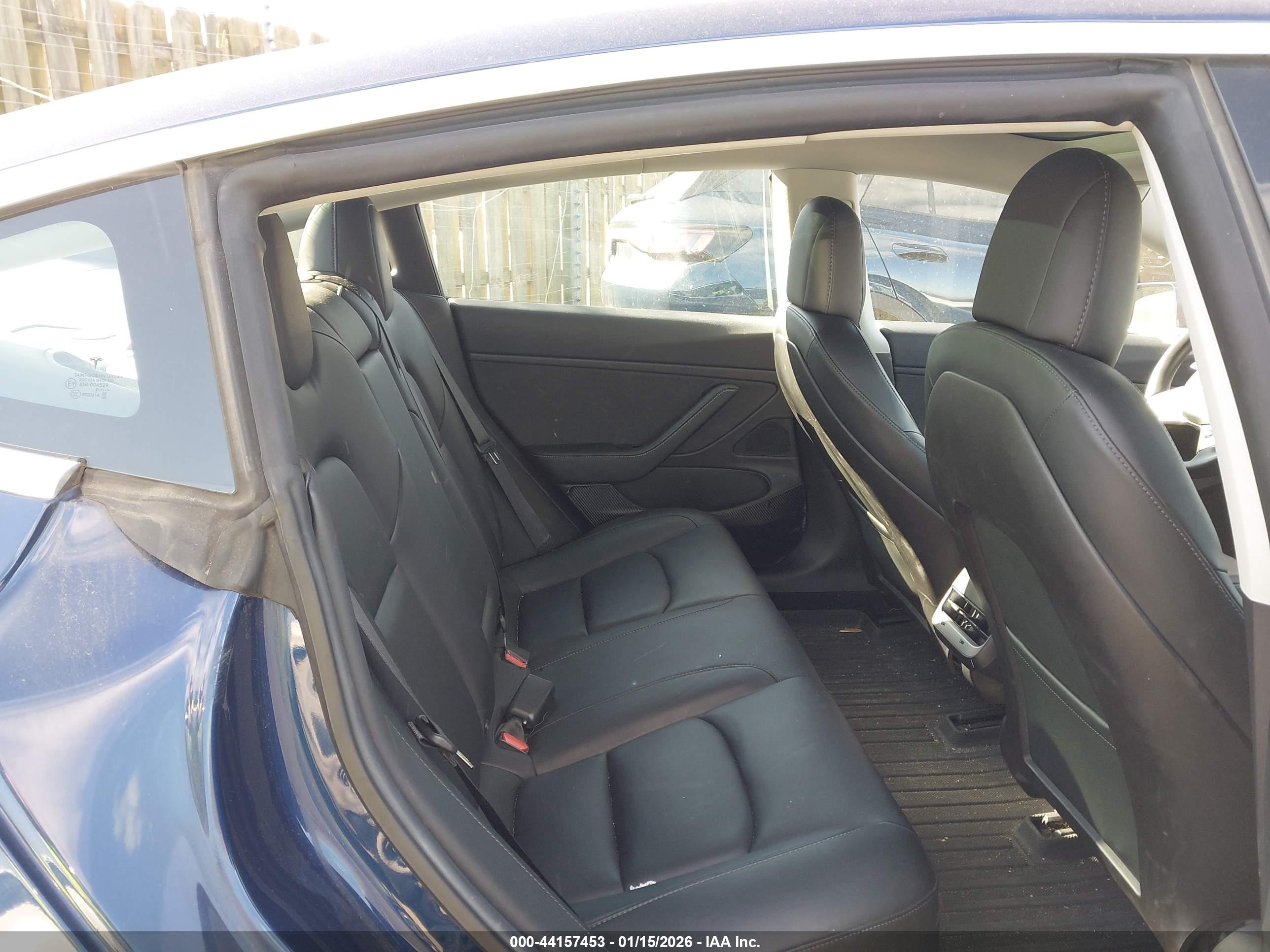 TESLA MODEL image 8