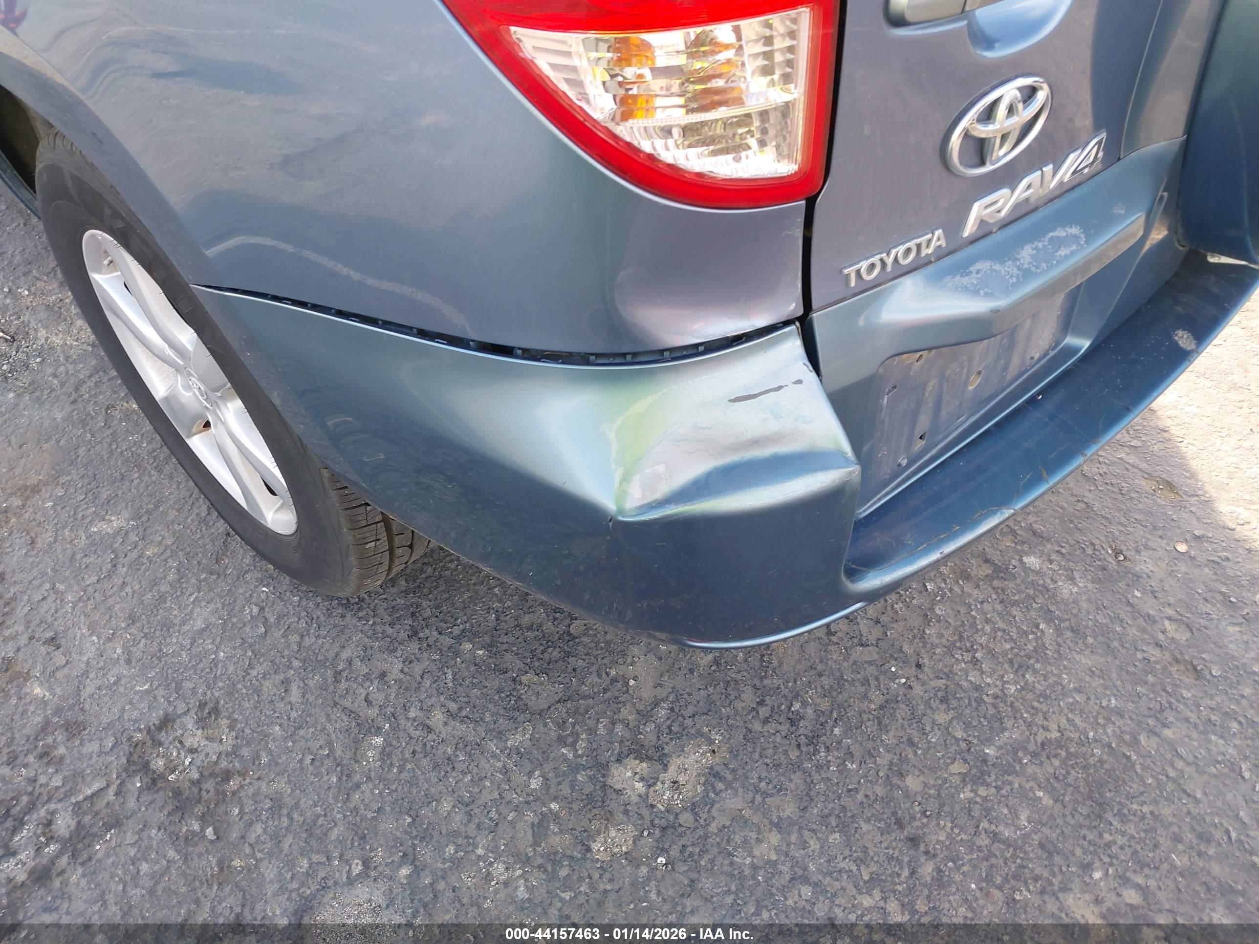 TOYOTA RAV4 image 6