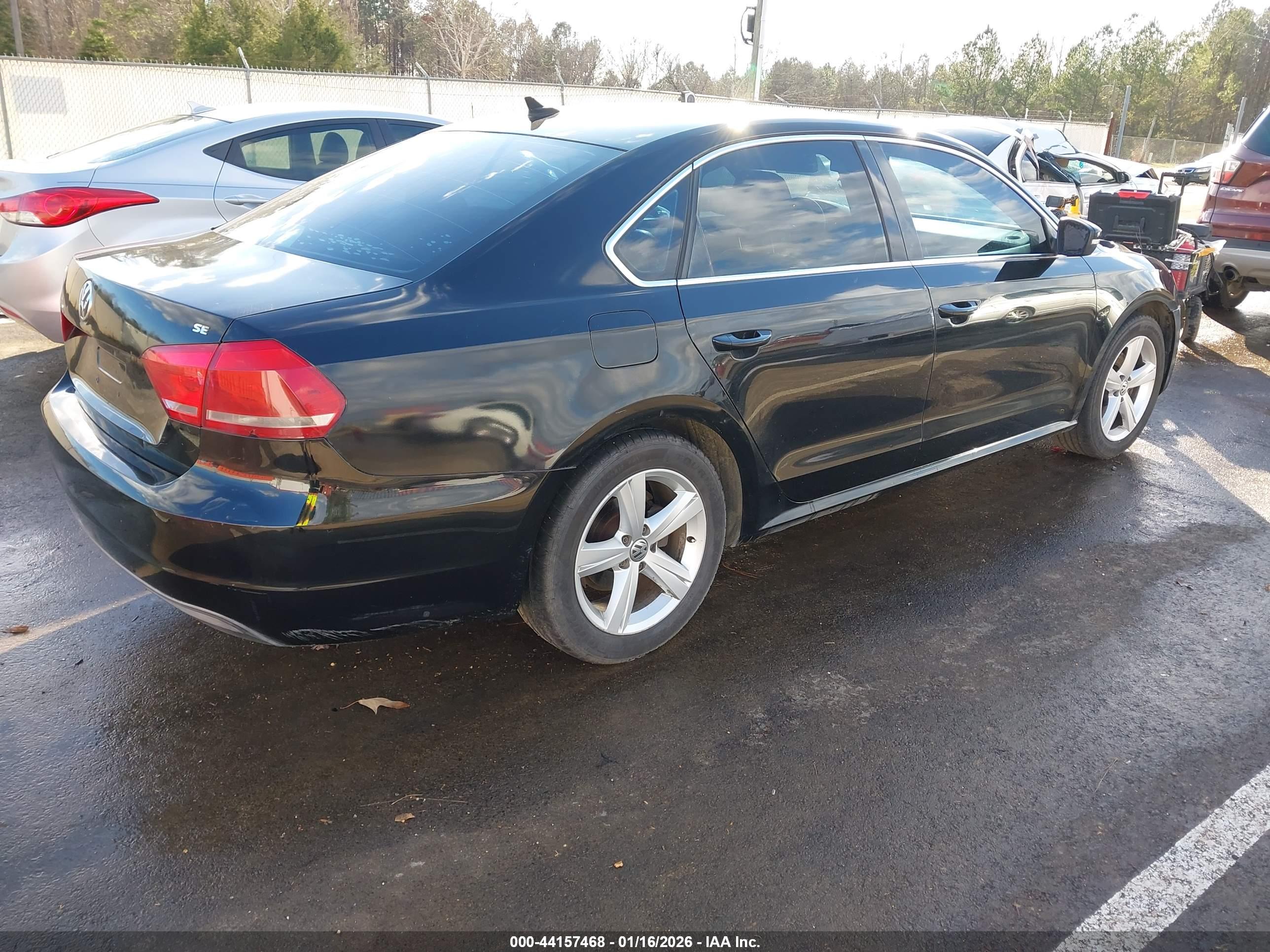 VOLKSWAGEN PASSAT image 4
