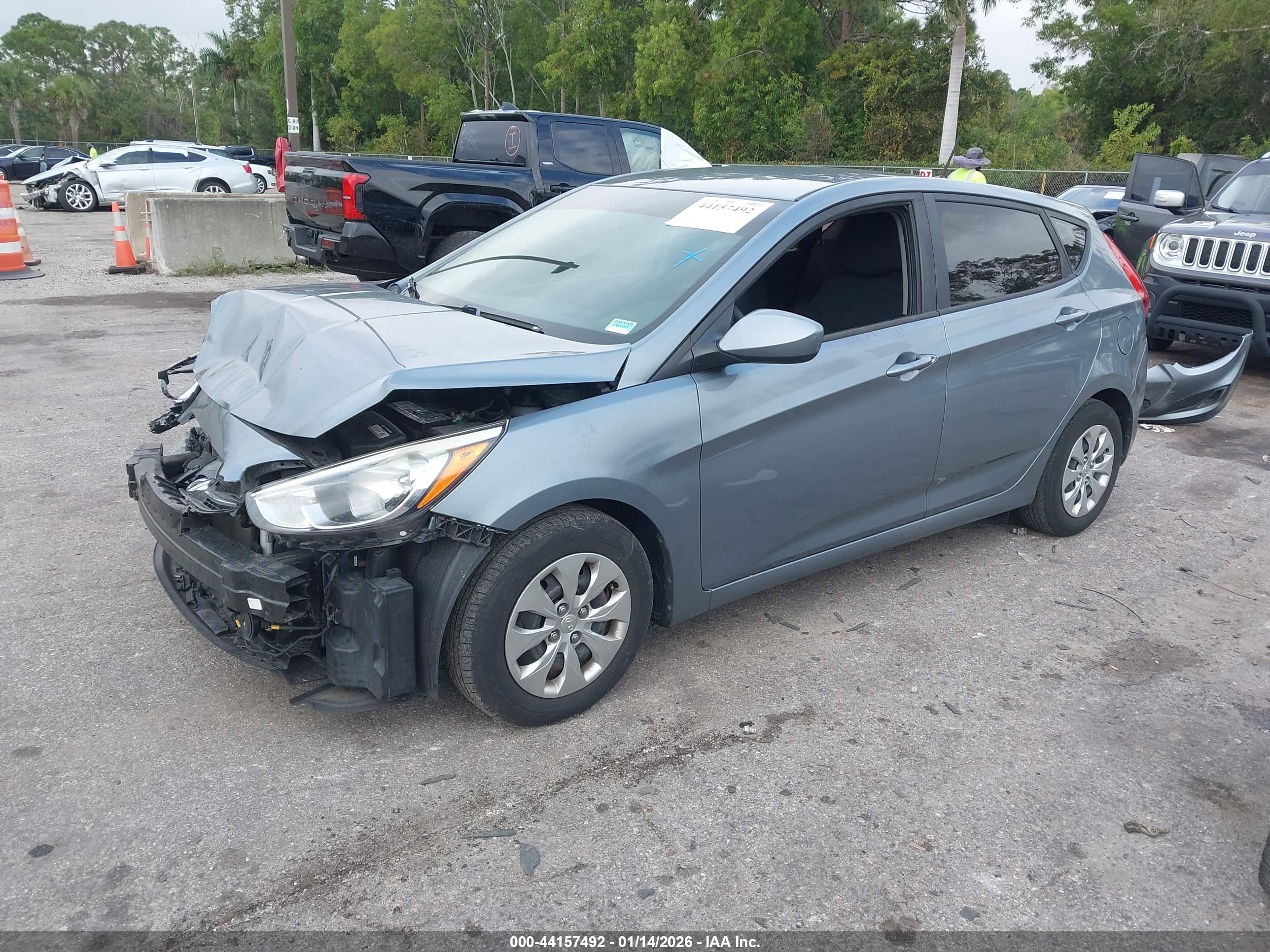 HYUNDAI ACCENT image 2
