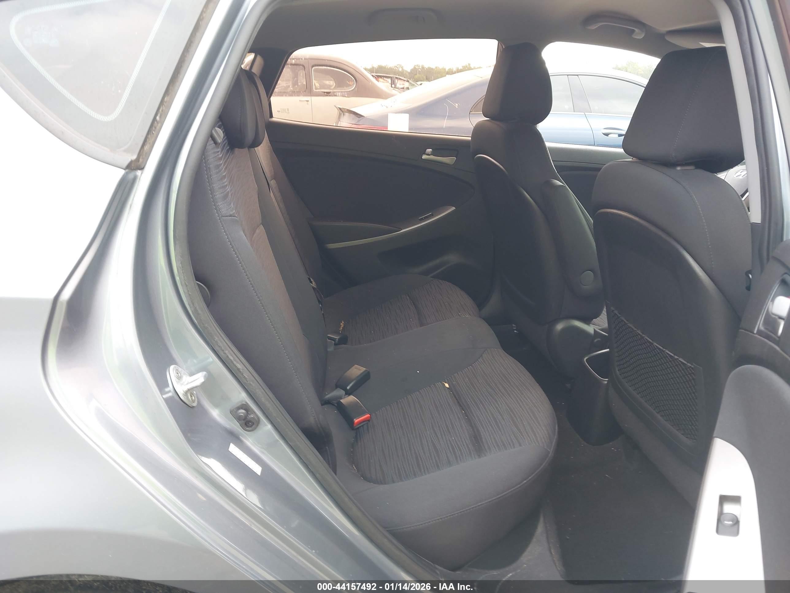 HYUNDAI ACCENT image 8