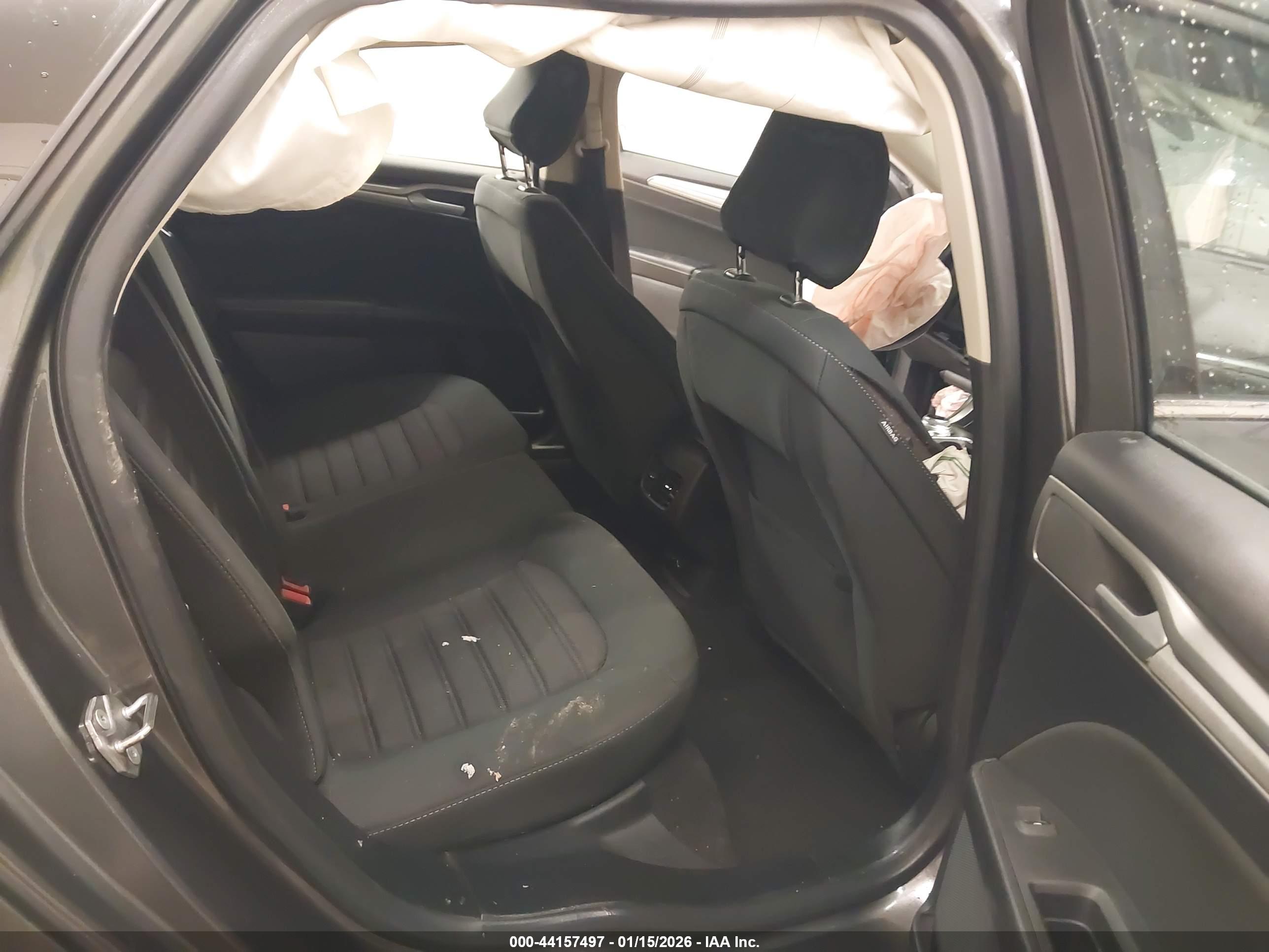 FORD FUSION image 8