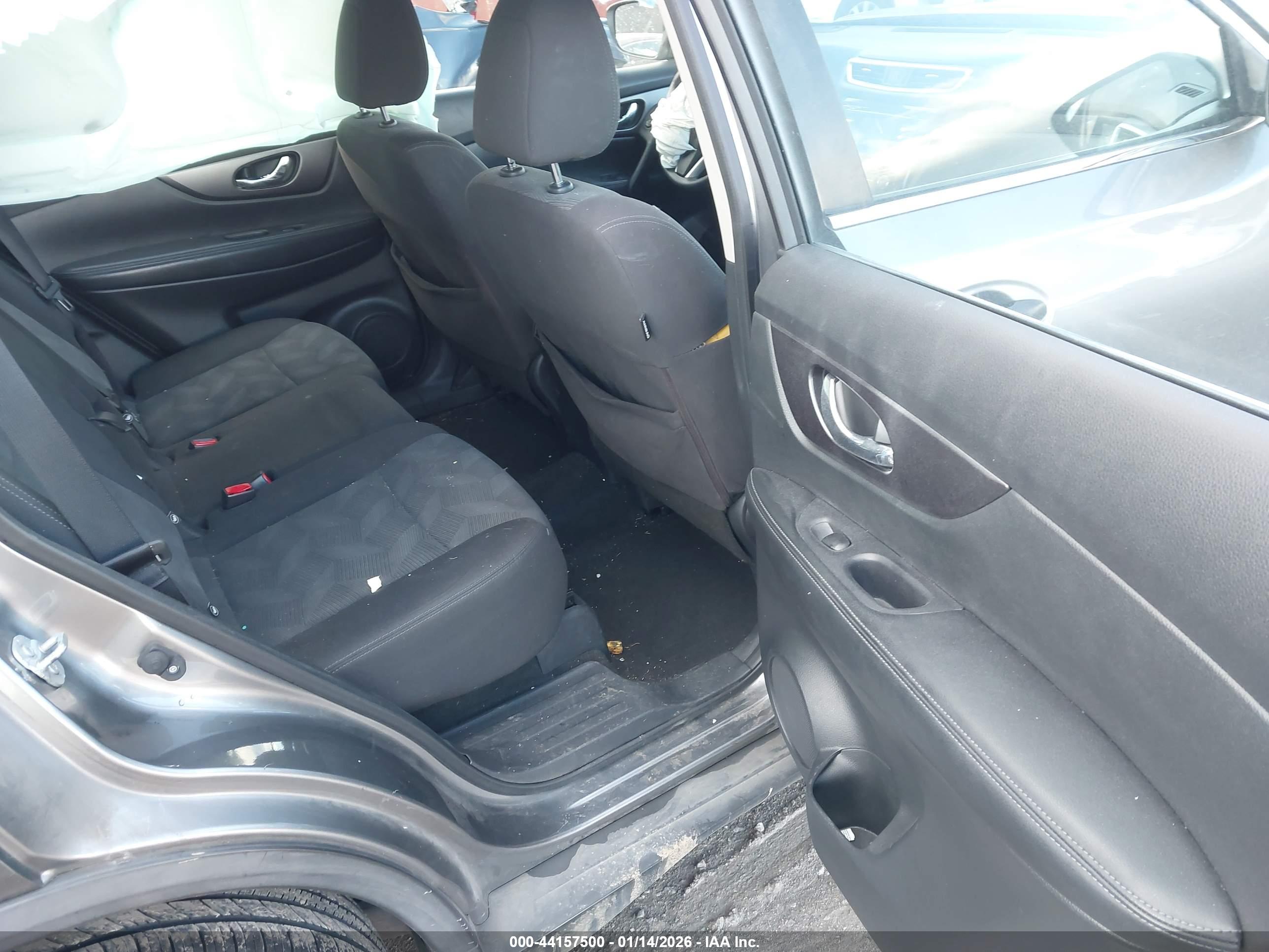 NISSAN ROGUE image 8