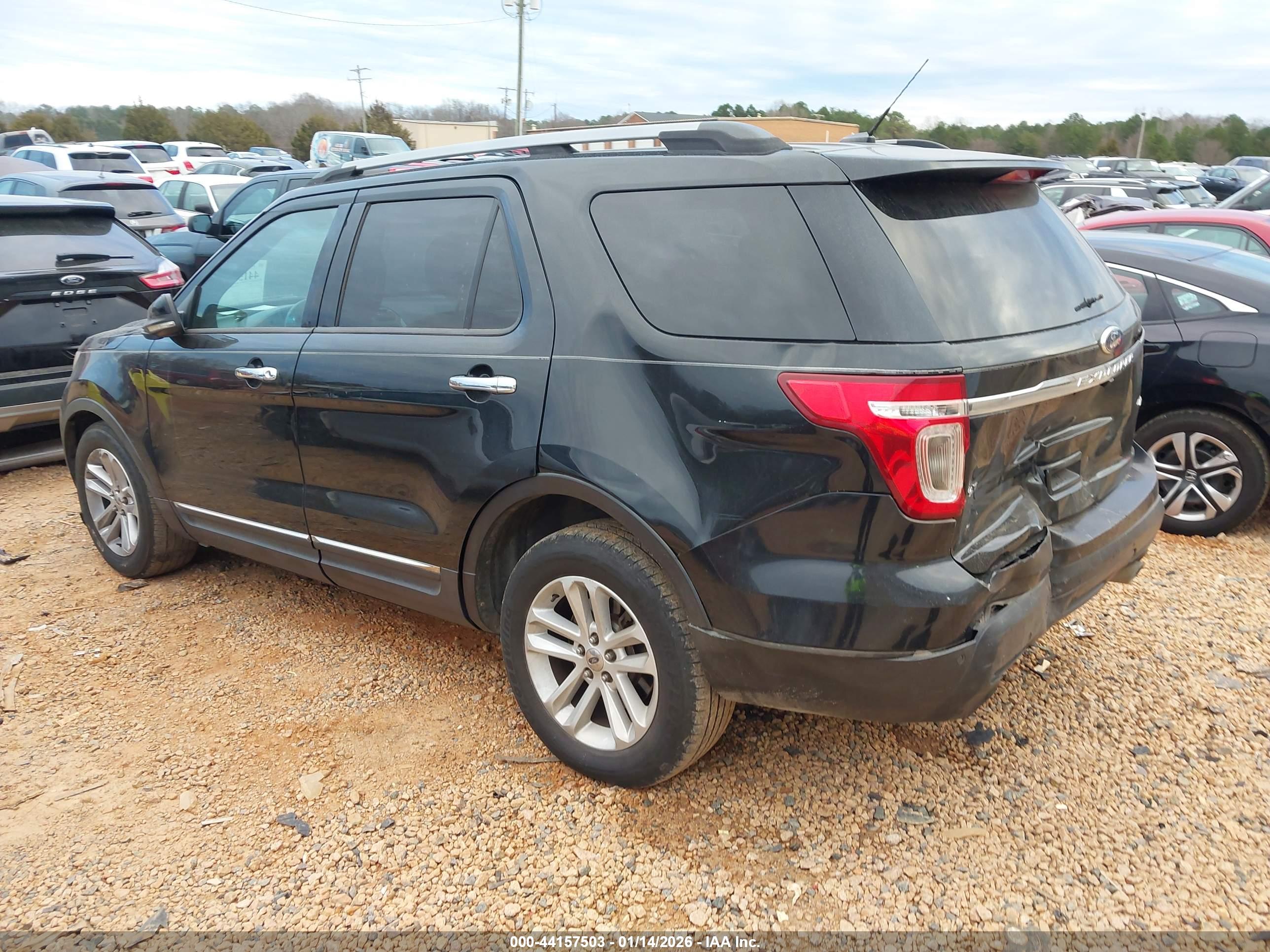 FORD EXPLORER image 3