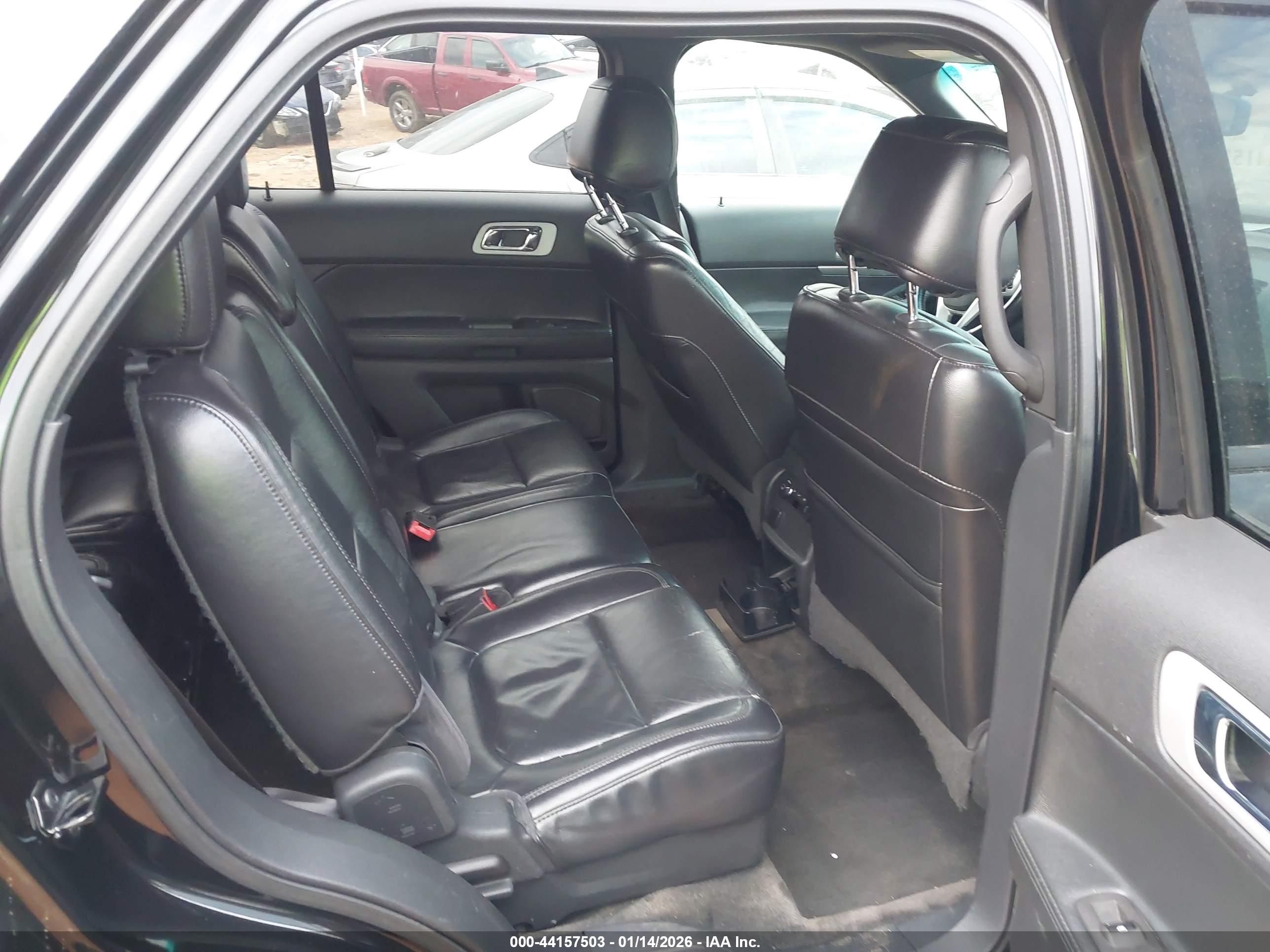 FORD EXPLORER image 8