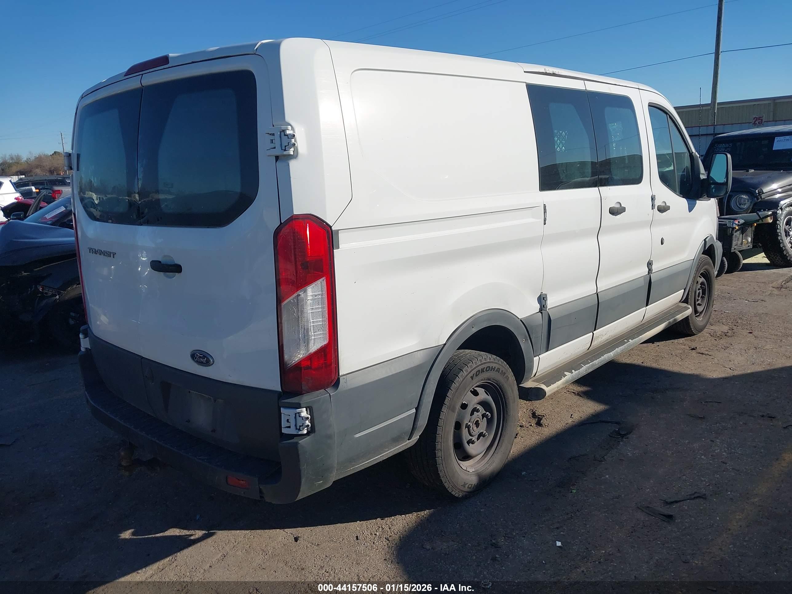 FORD TRANSIT-250 image 4