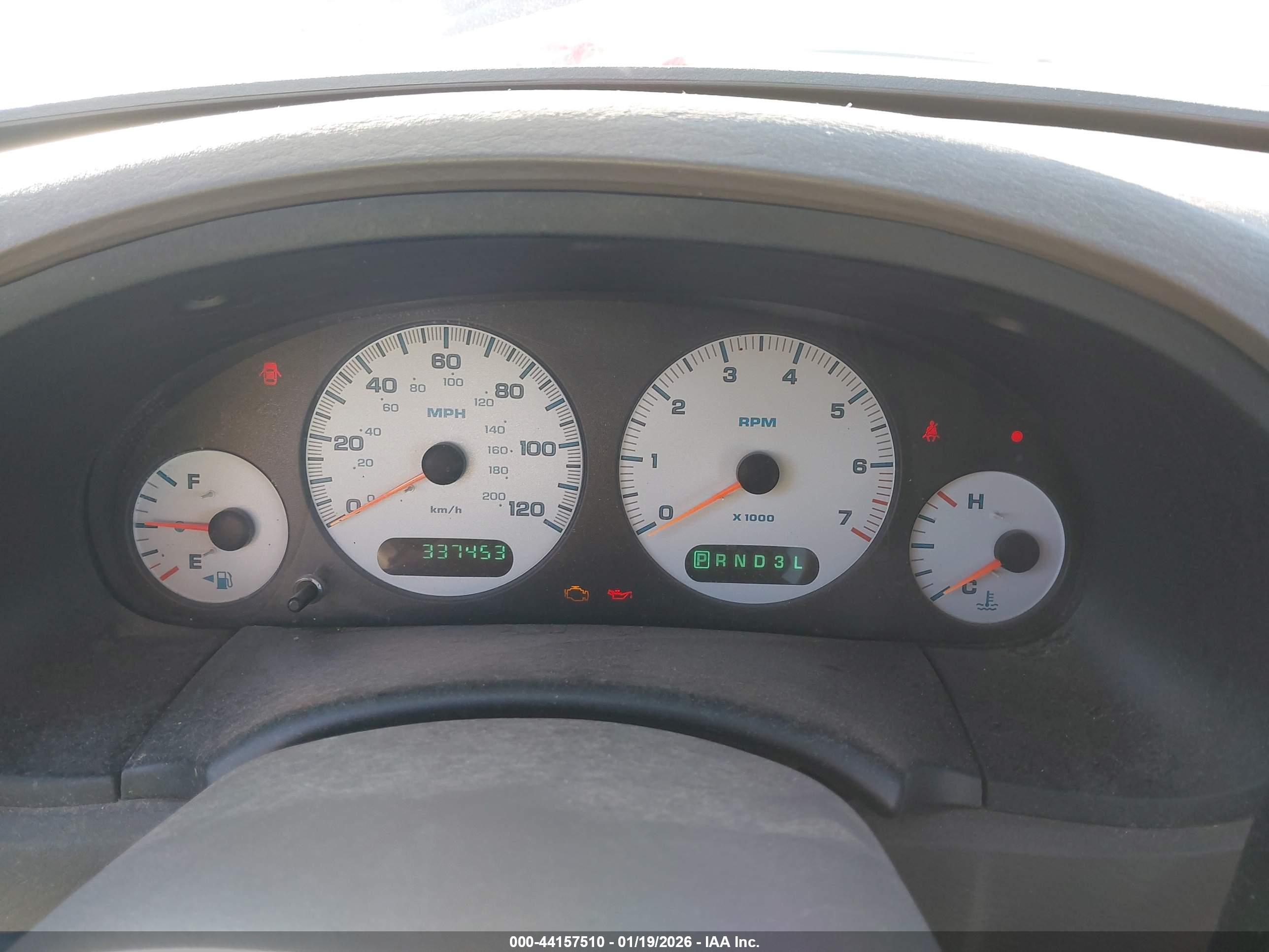 CHRYSLER VOYAGER image 7