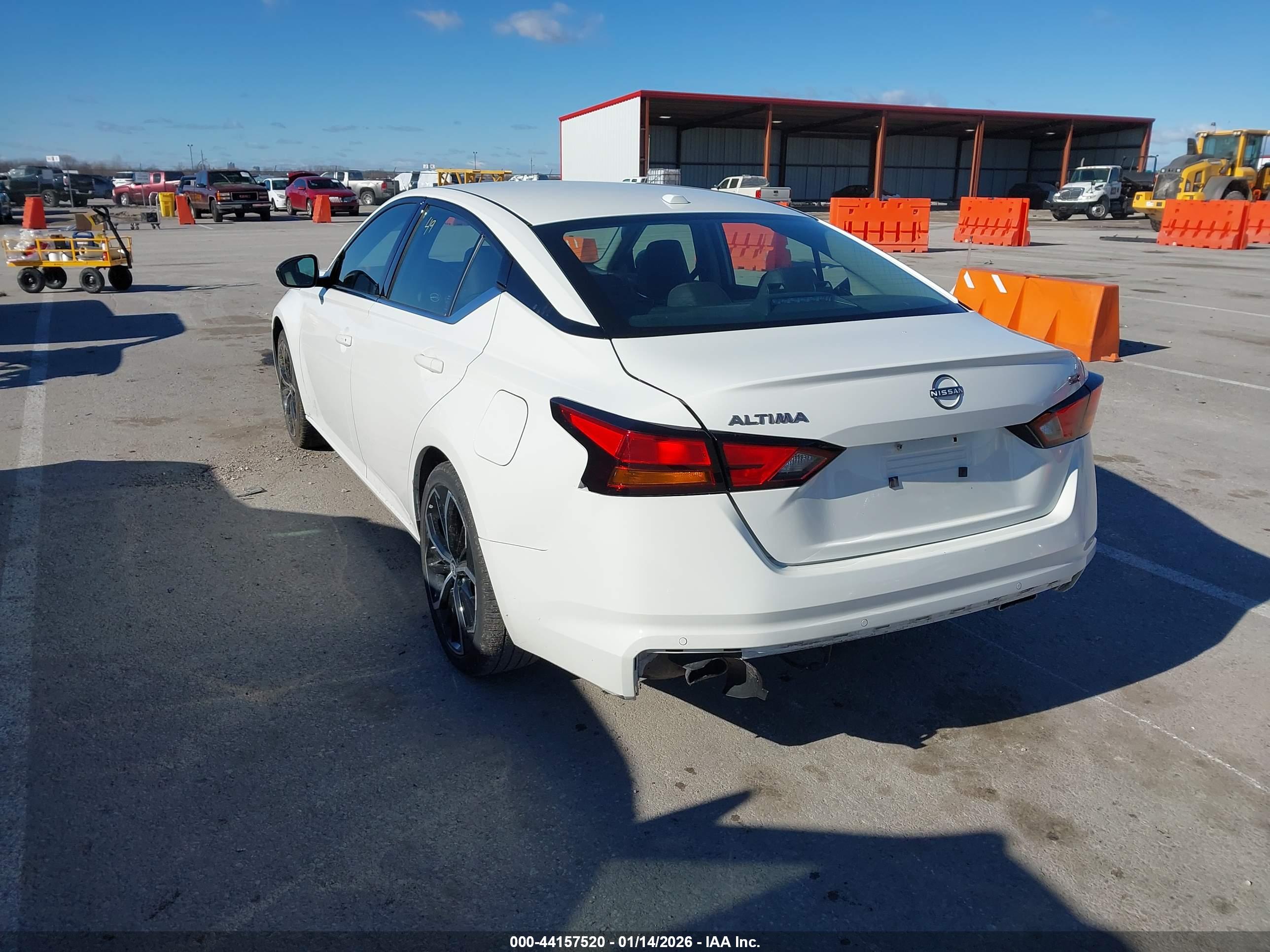 NISSAN ALTIMA image 3