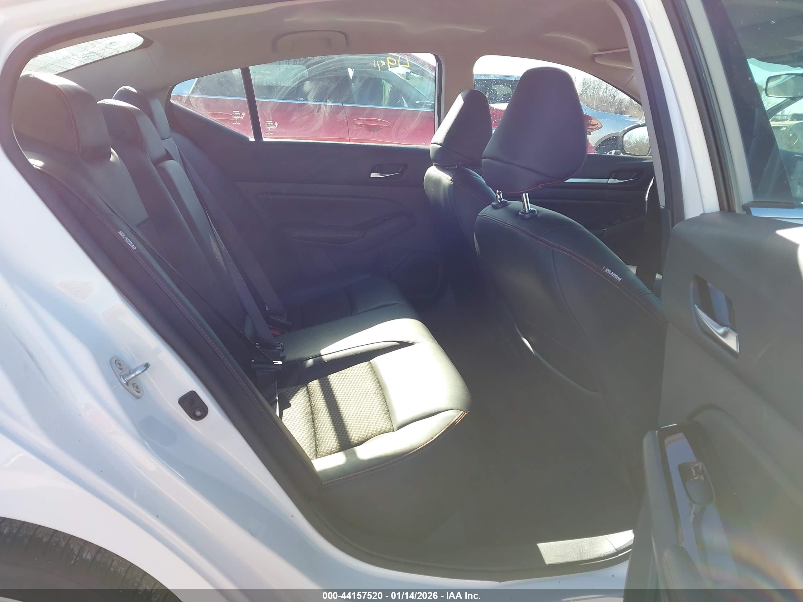 NISSAN ALTIMA image 8