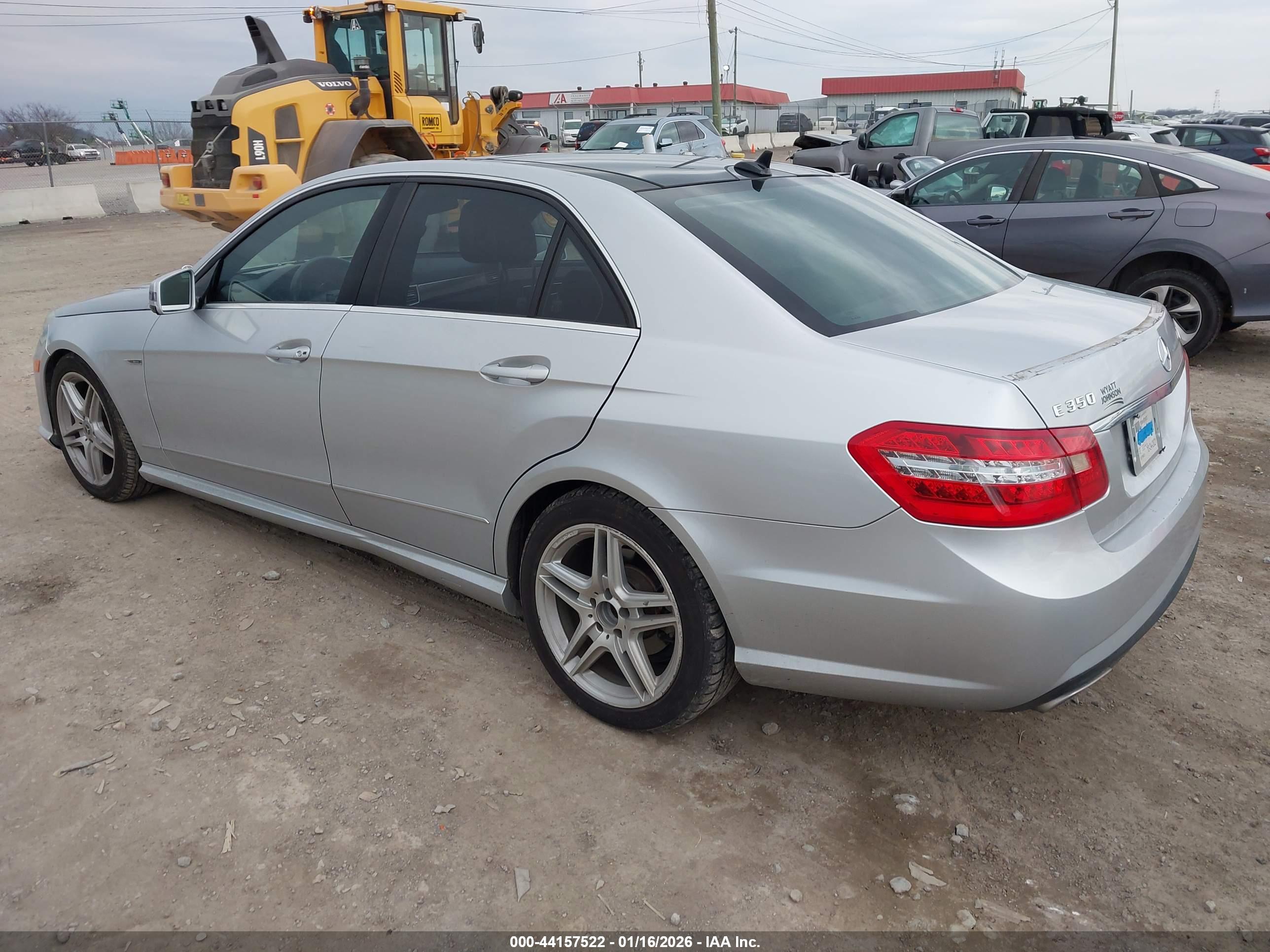 MERCEDES-BENZ E image 3