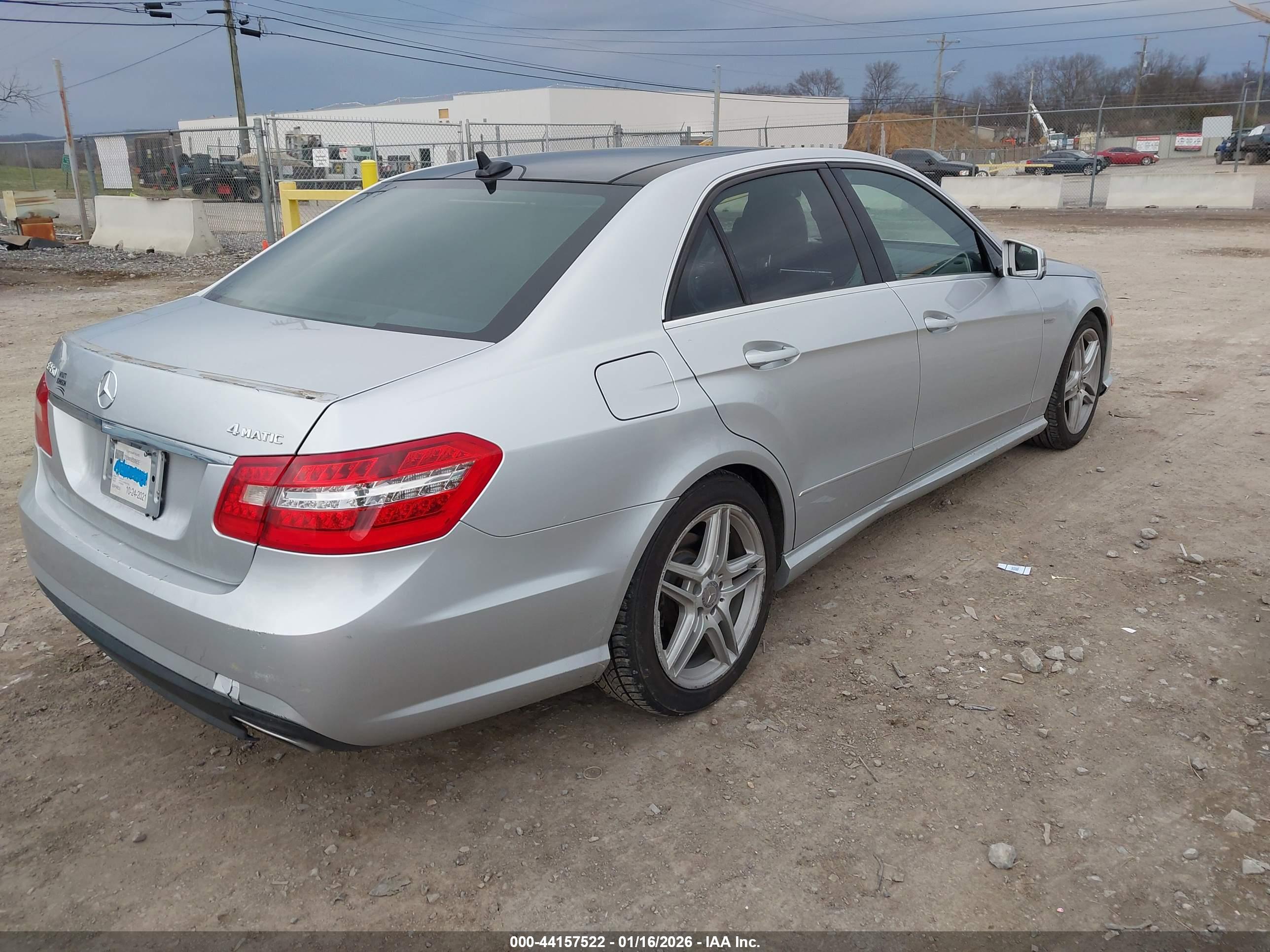 MERCEDES-BENZ E image 4