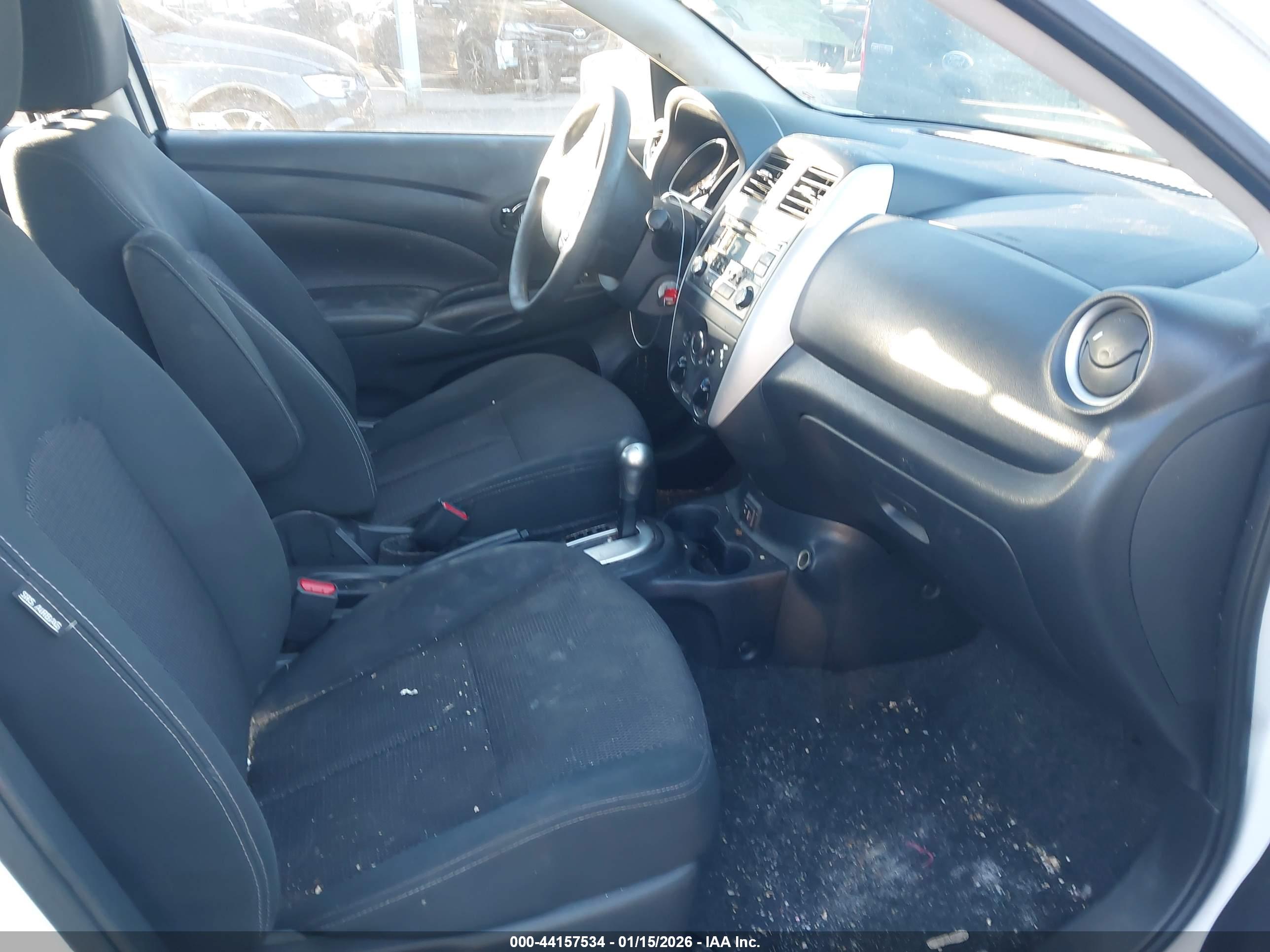 NISSAN VERSA image 5