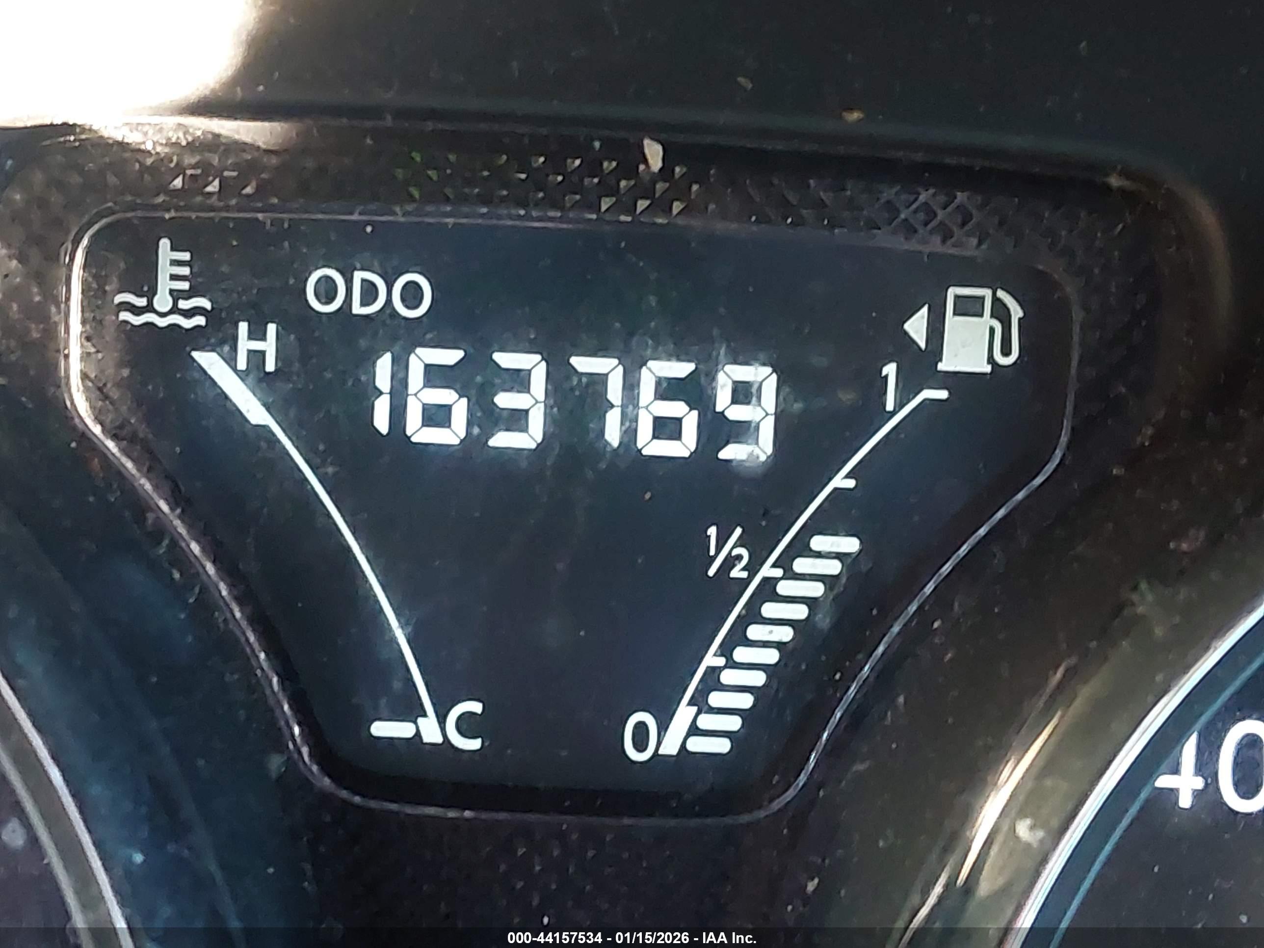 NISSAN VERSA image 7