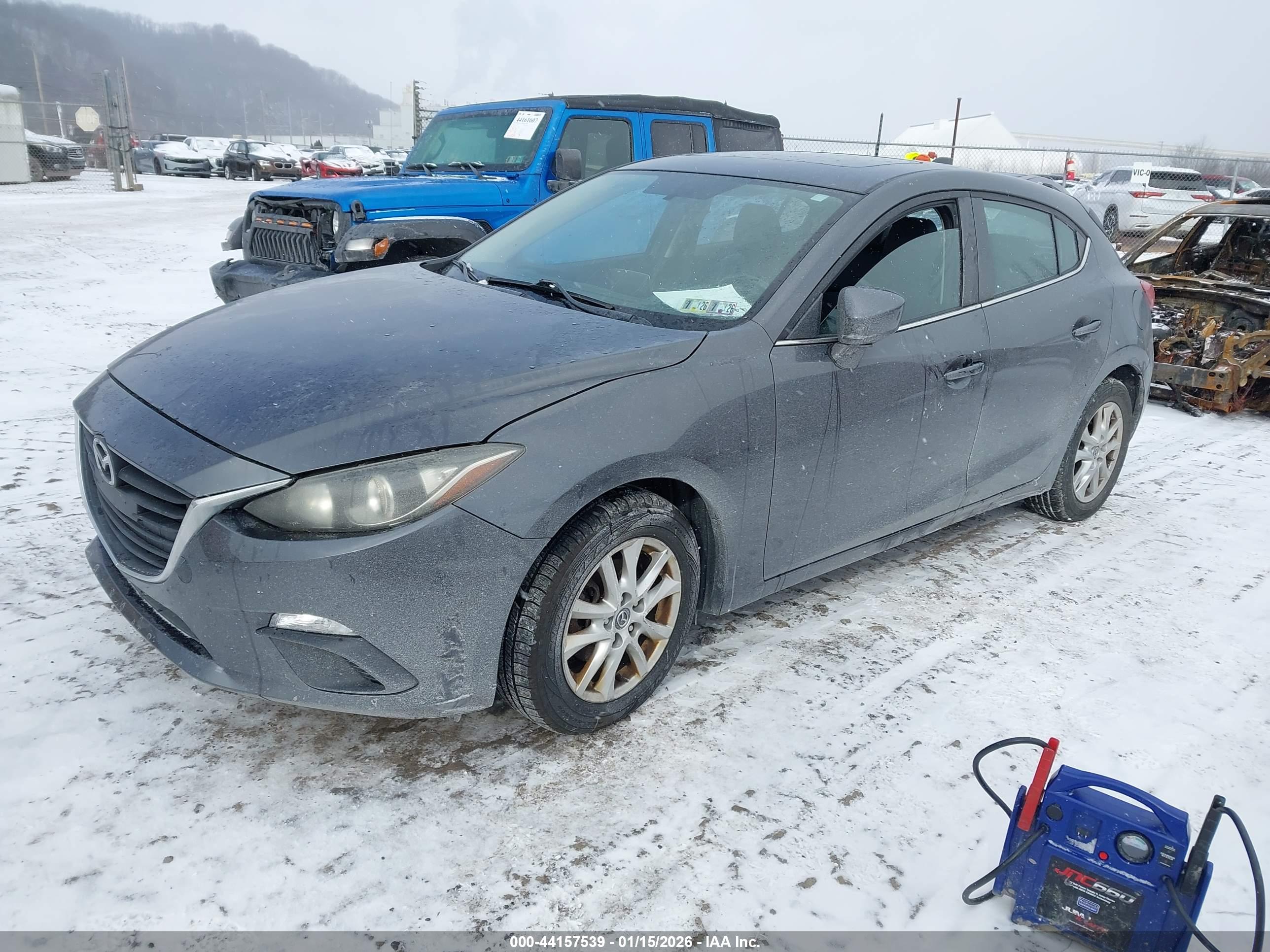MAZDA MAZDA3 image 2