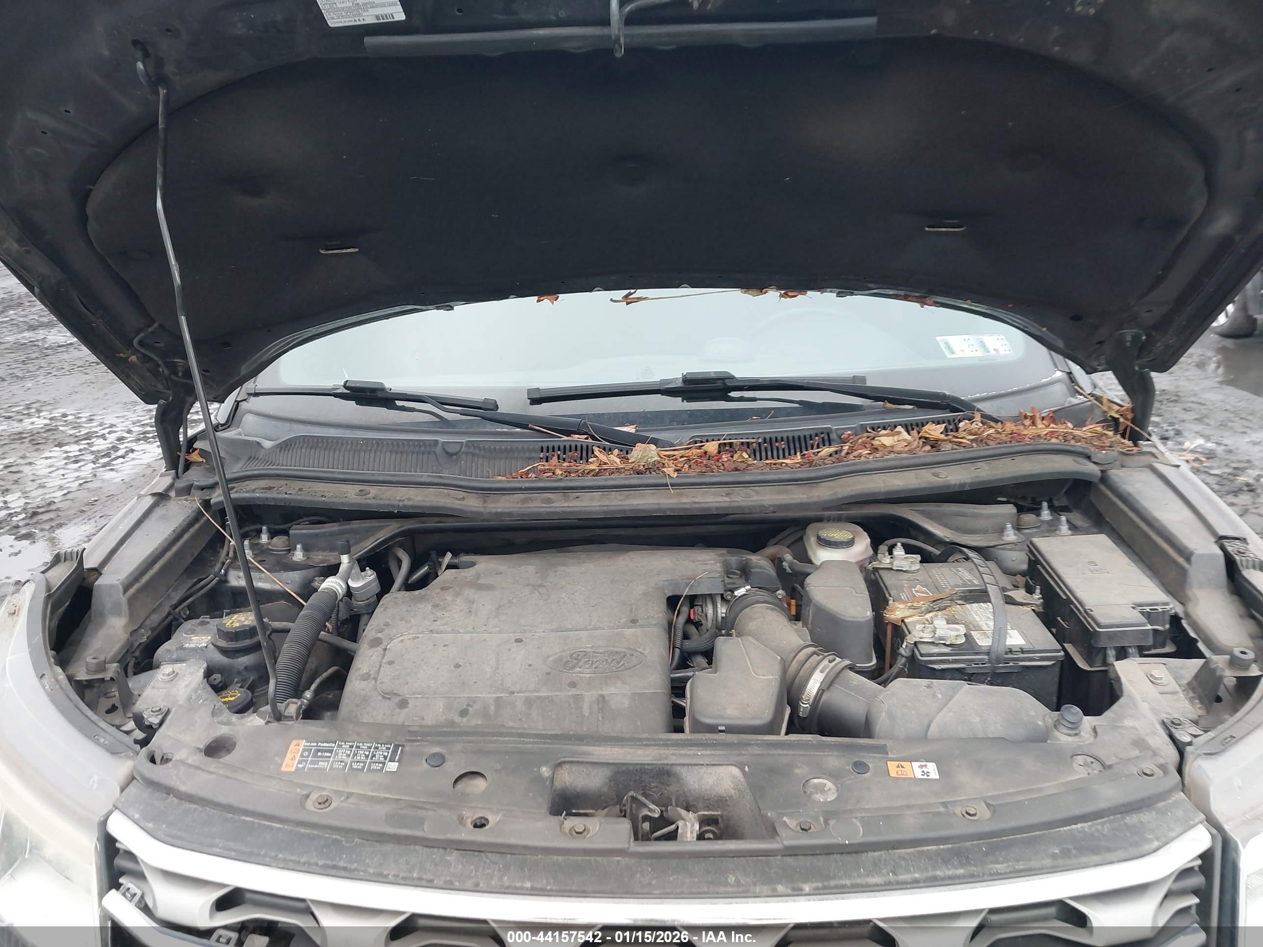 FORD EXPLORER image 10