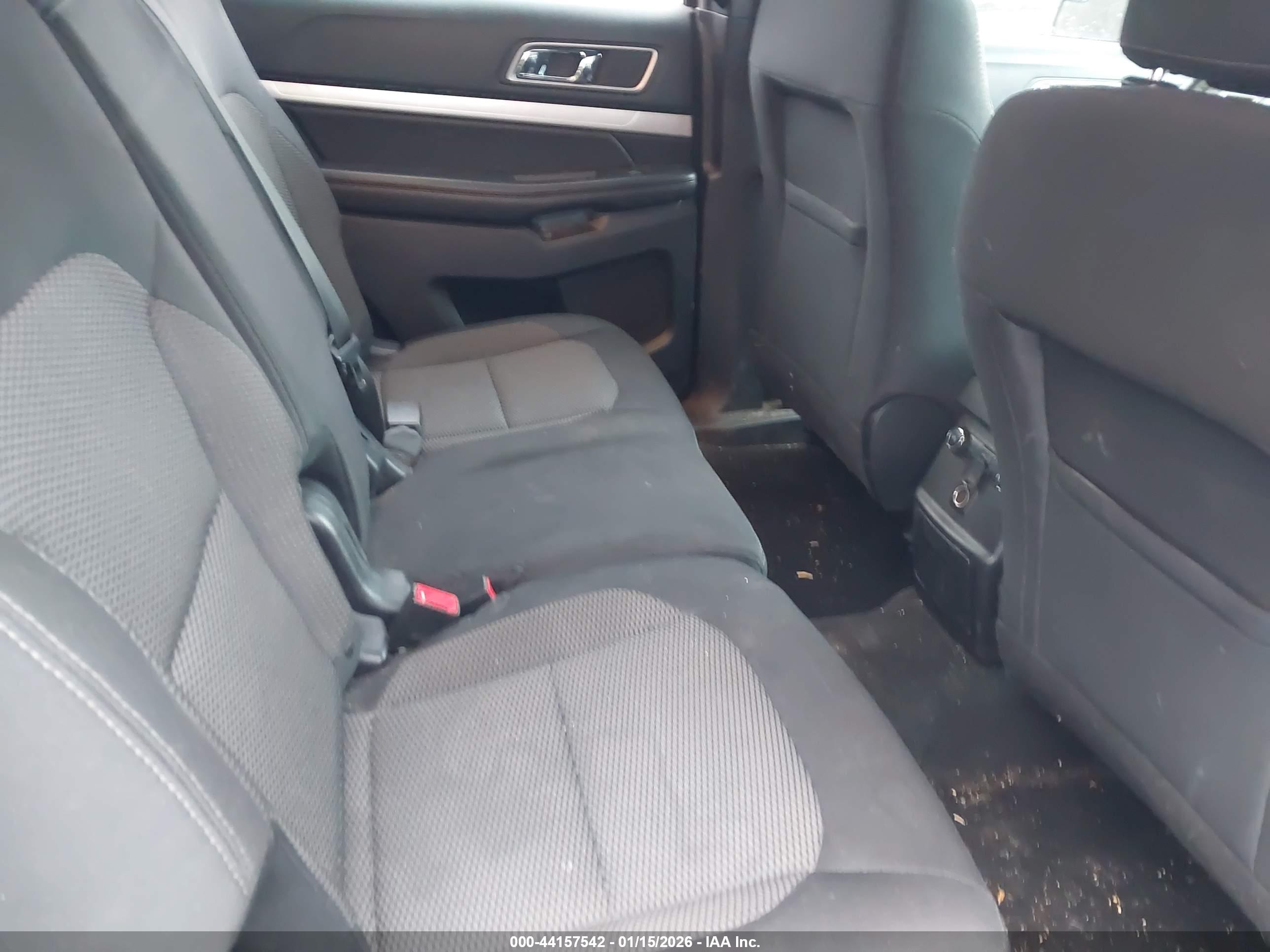 FORD EXPLORER image 8