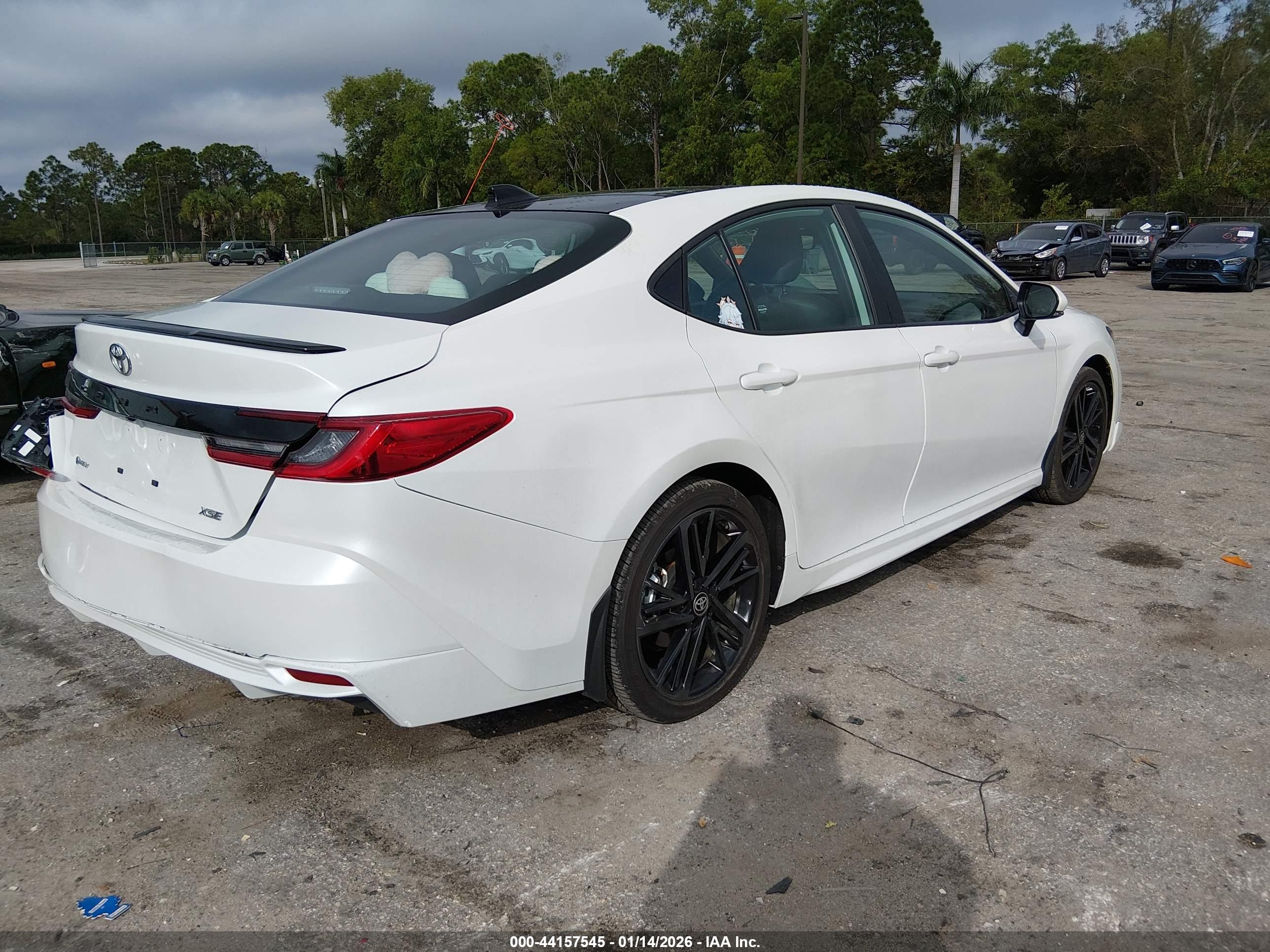 TOYOTA CAMRY image 4