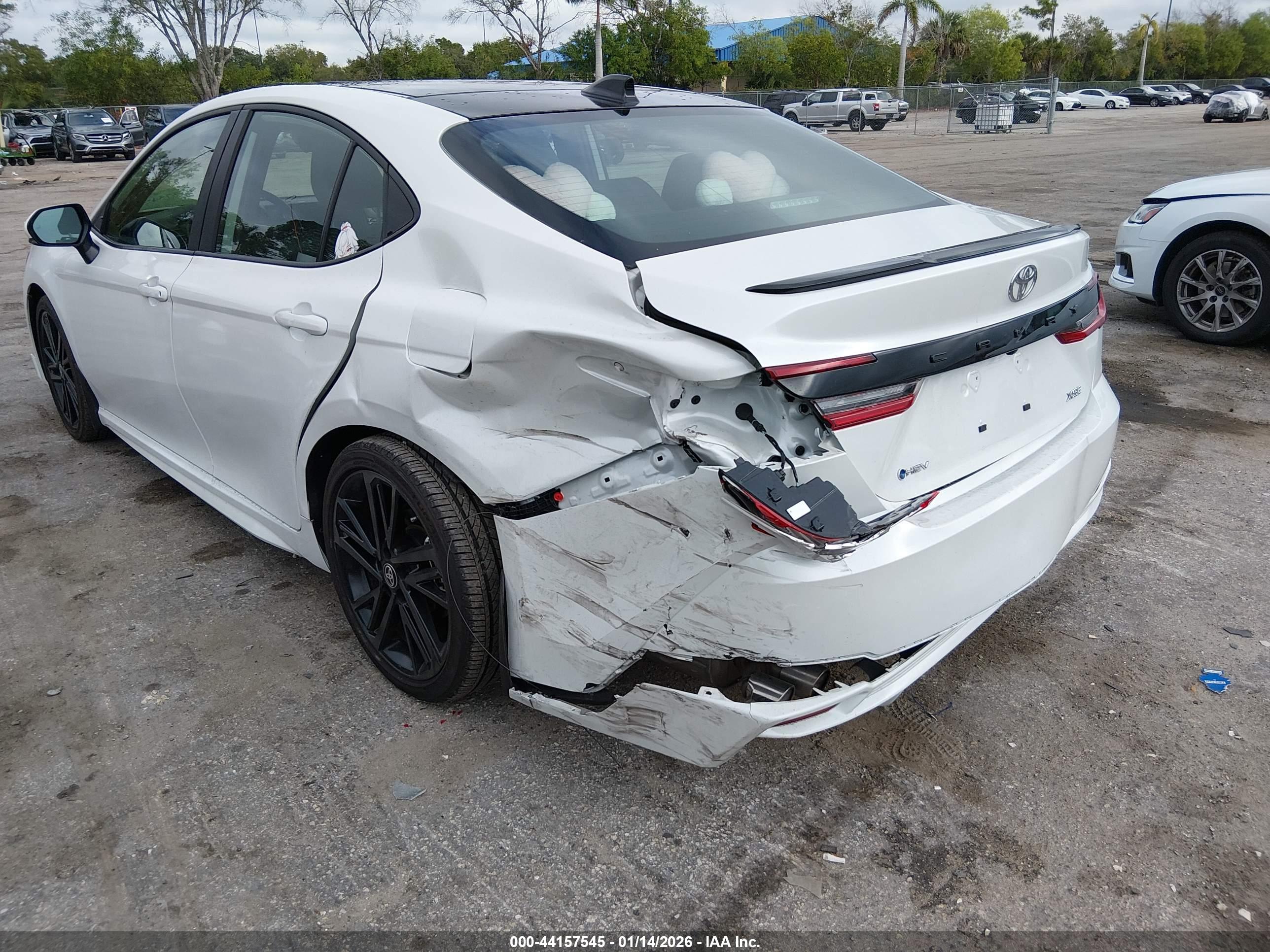 TOYOTA CAMRY image 6