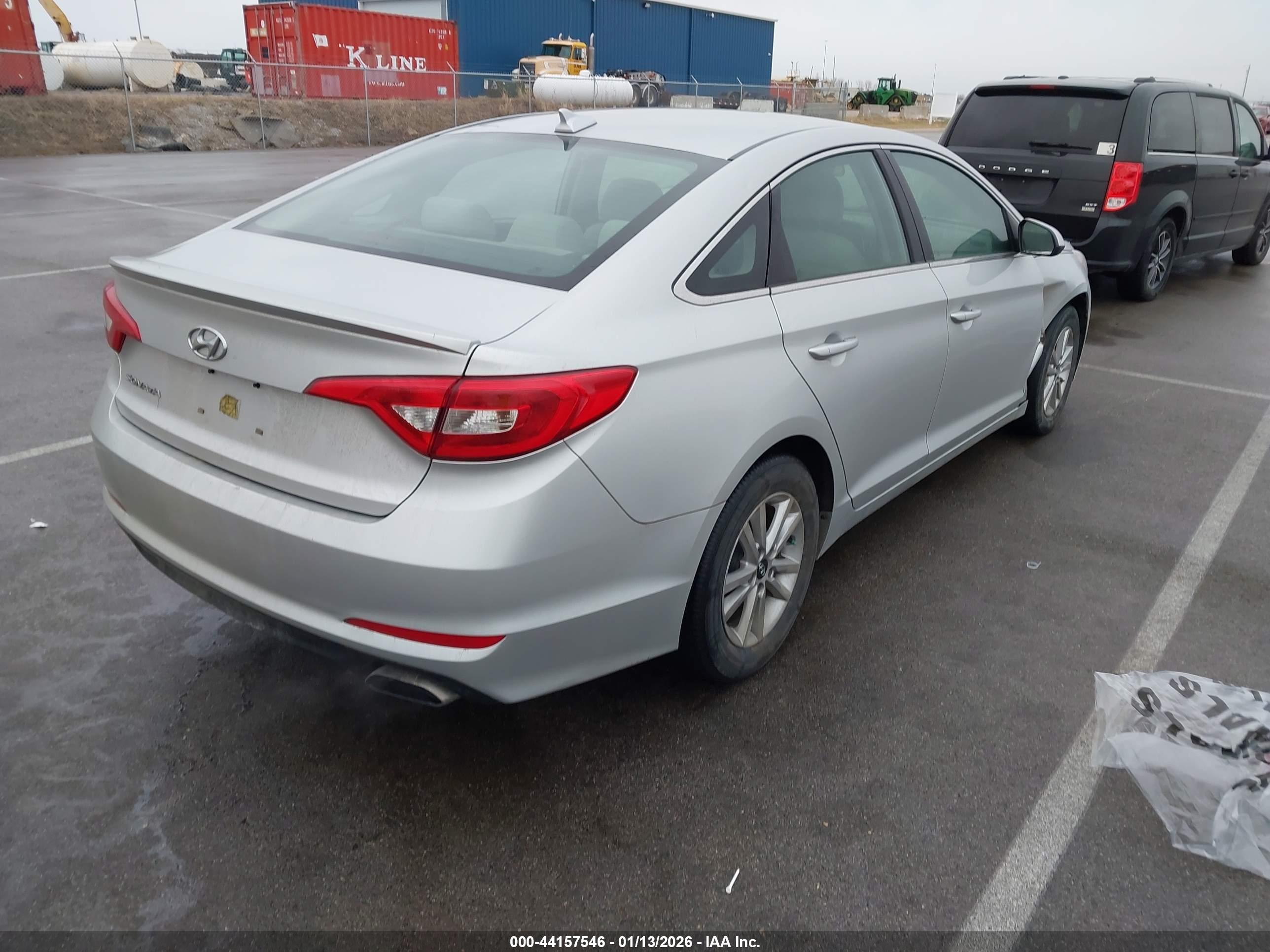 HYUNDAI SONATA image 4