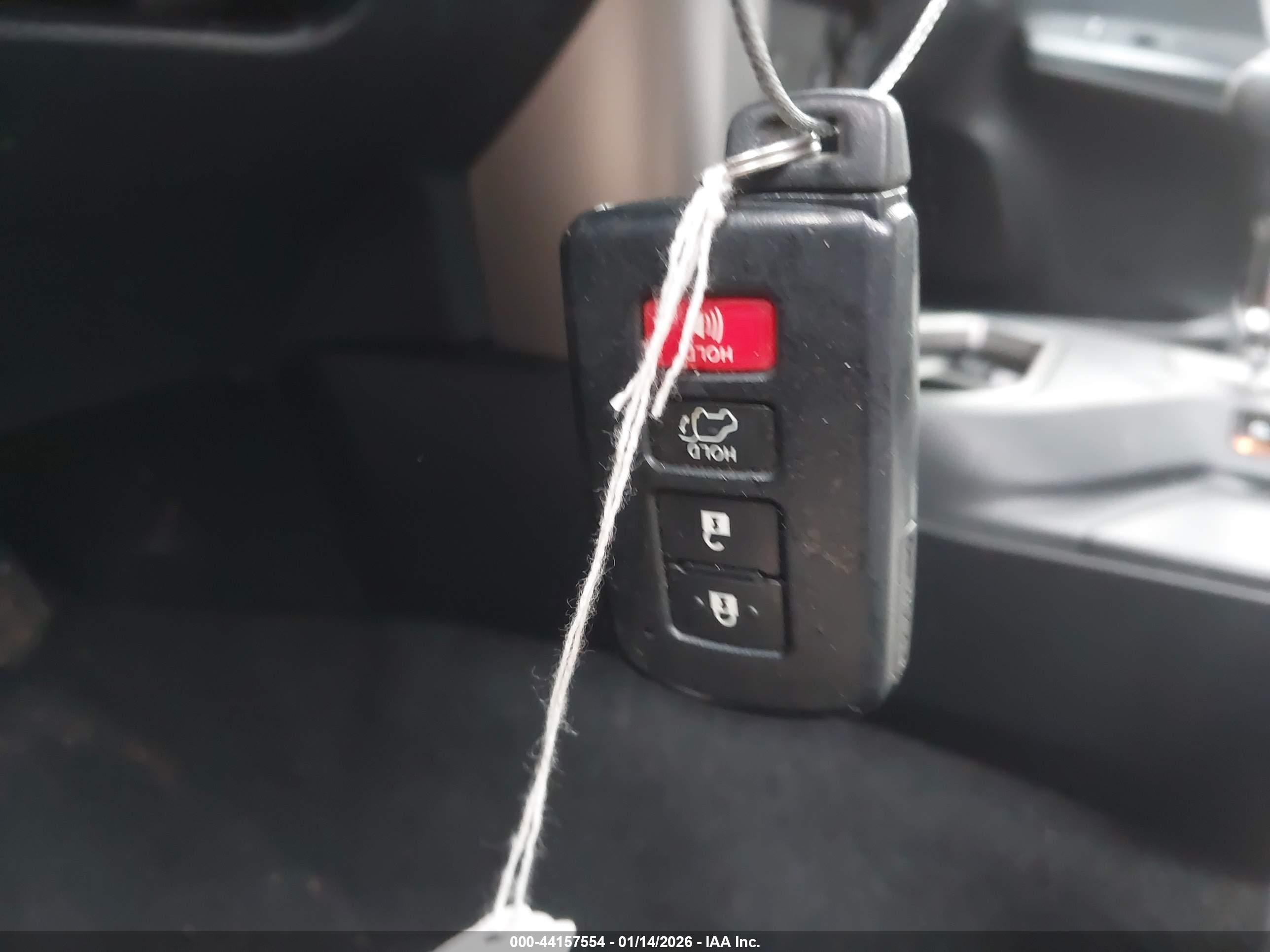 TOYOTA RAV4 image 11