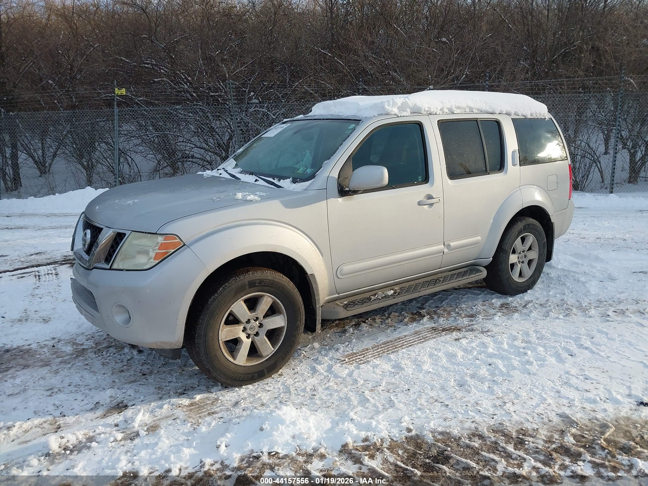 NISSAN PATHFINDER image 2