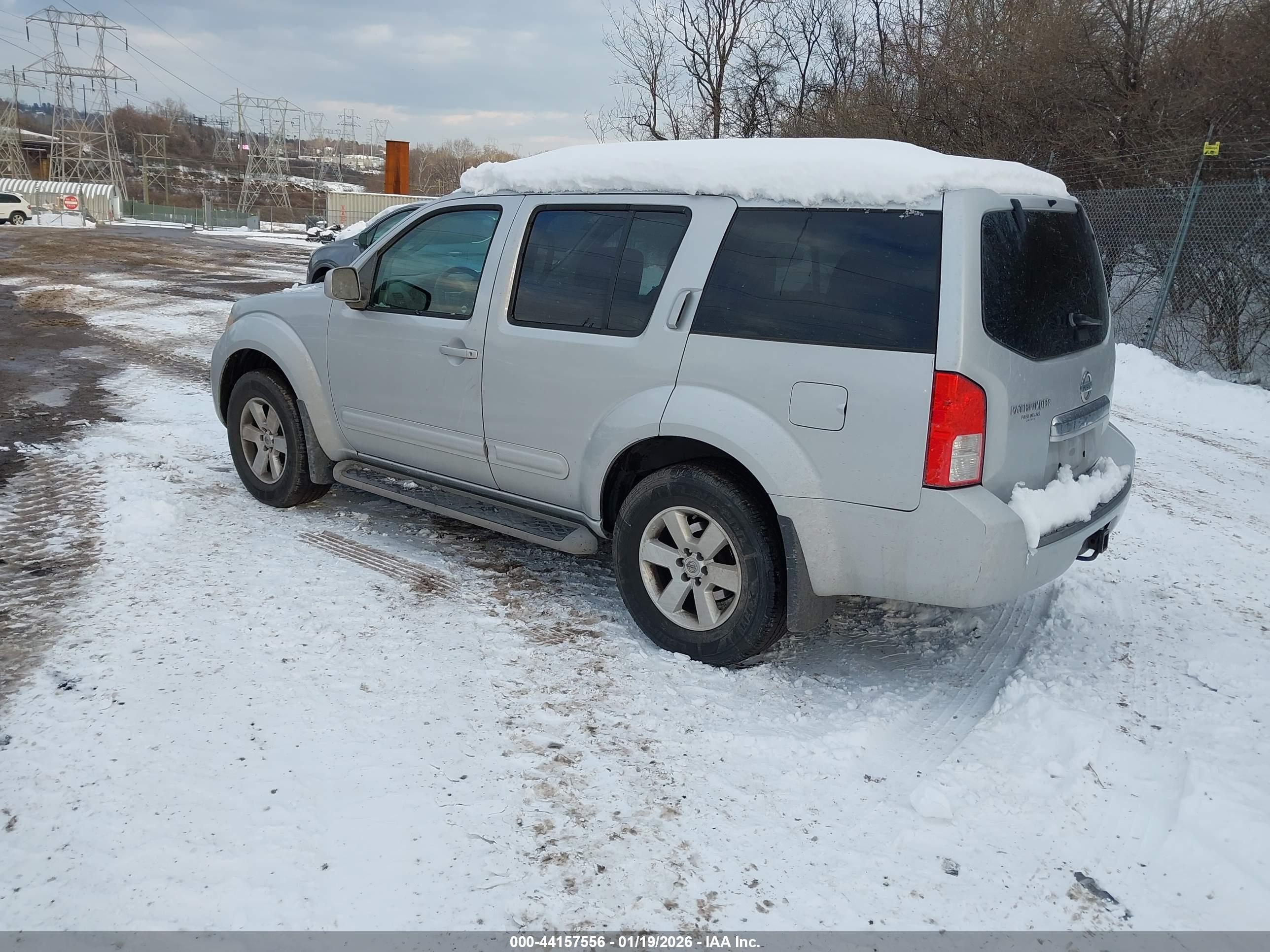 NISSAN PATHFINDER image 3