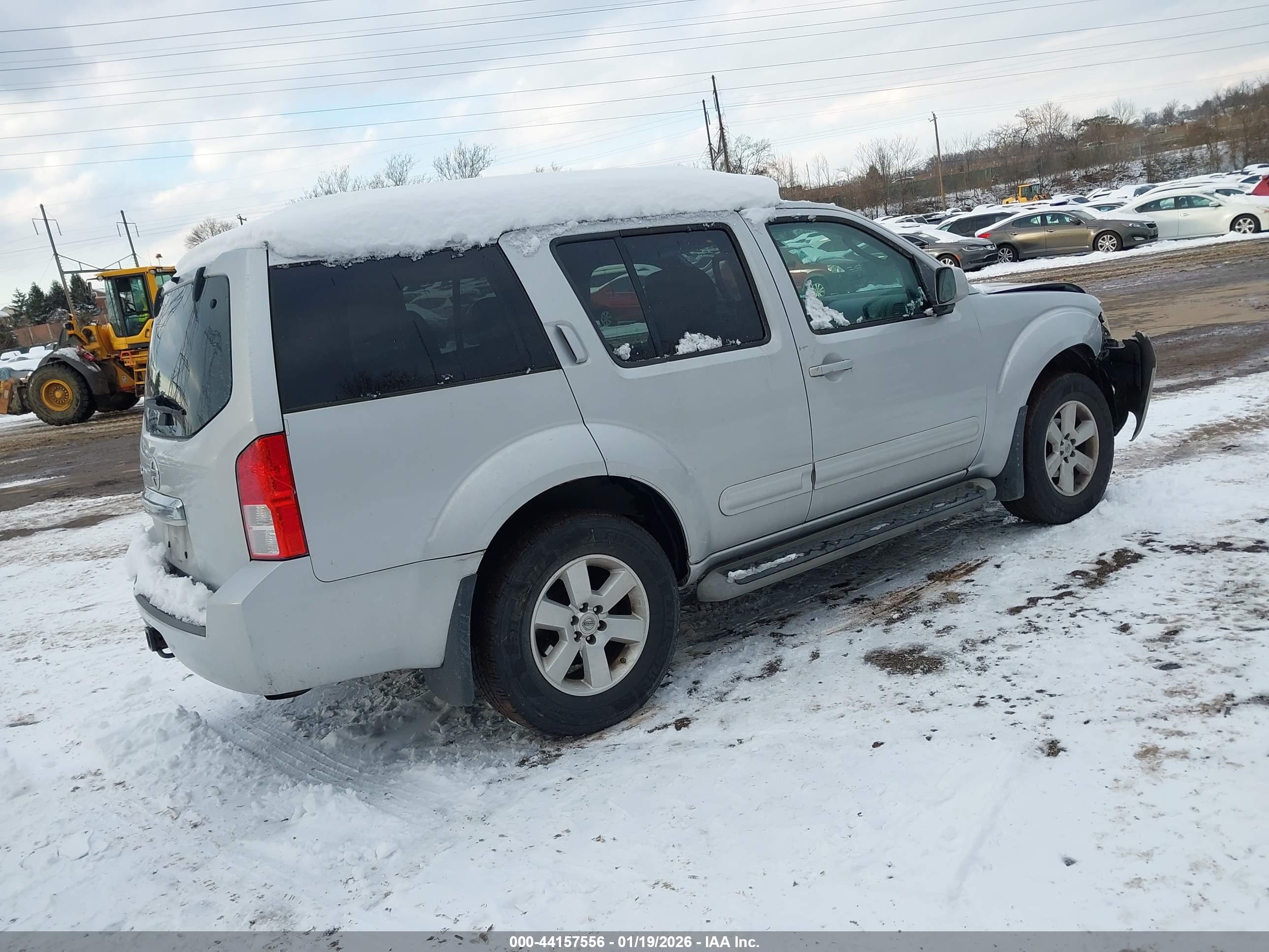 NISSAN PATHFINDER image 4