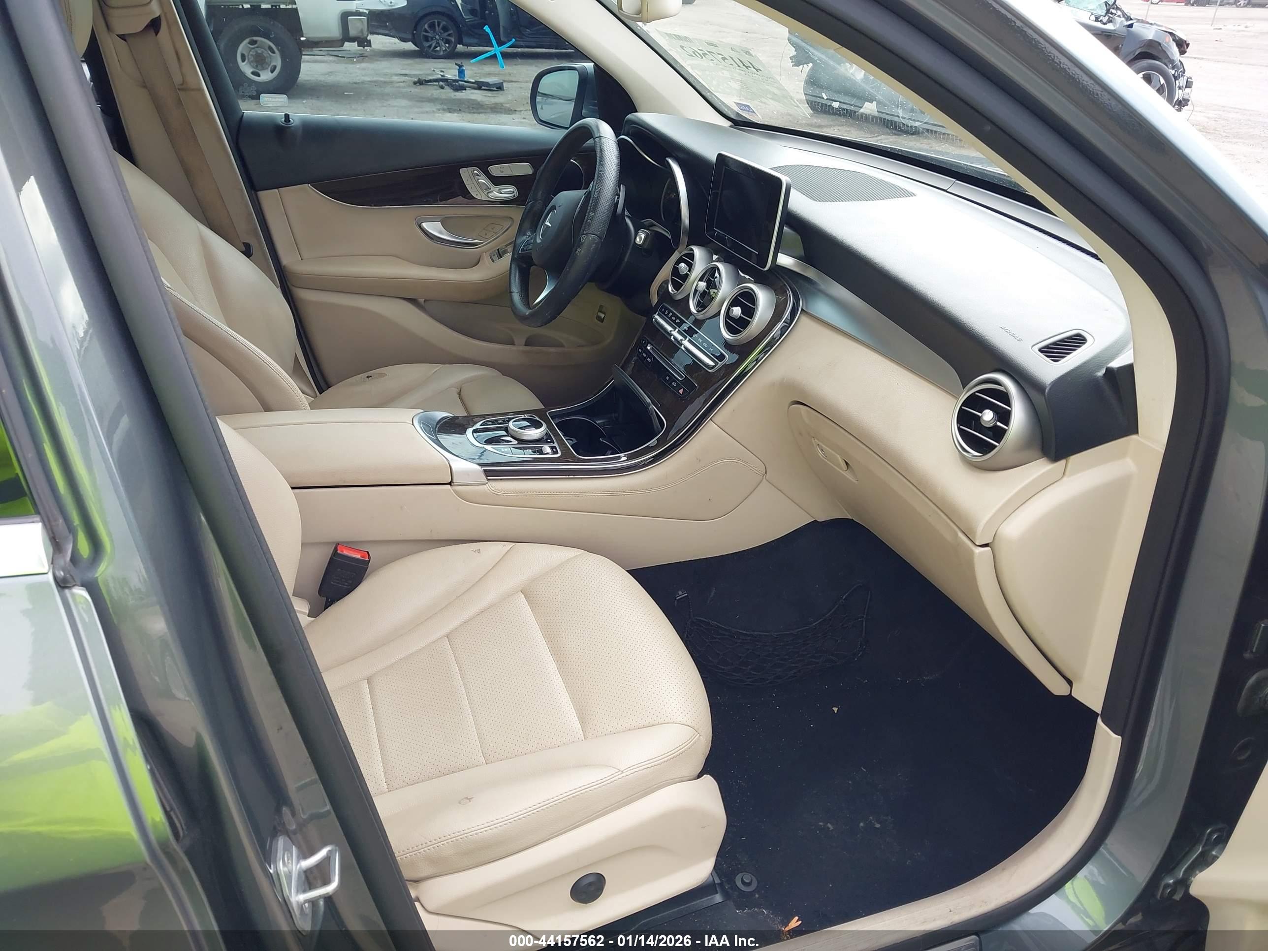 MERCEDES-BENZ GLC image 5