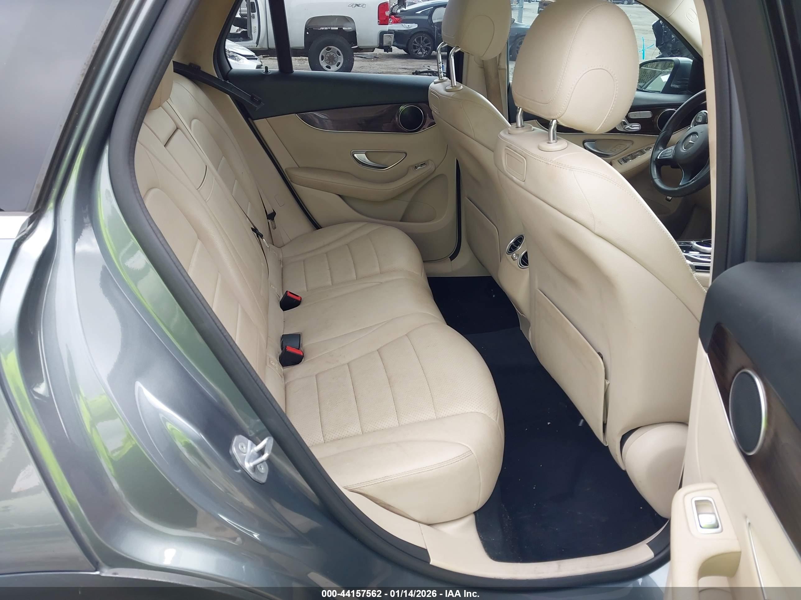 MERCEDES-BENZ GLC image 8