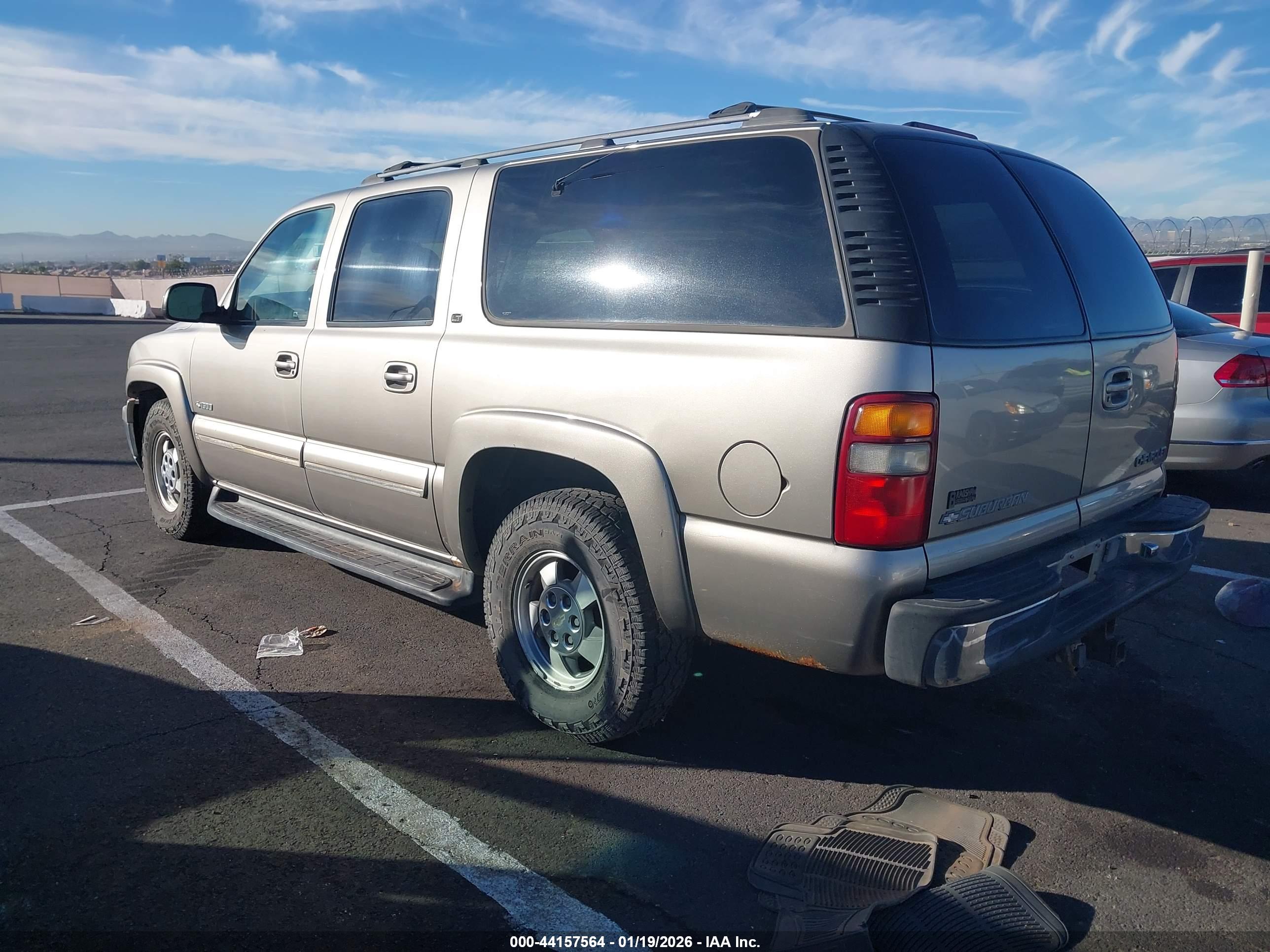 CHEVROLET SUBURBAN image 3