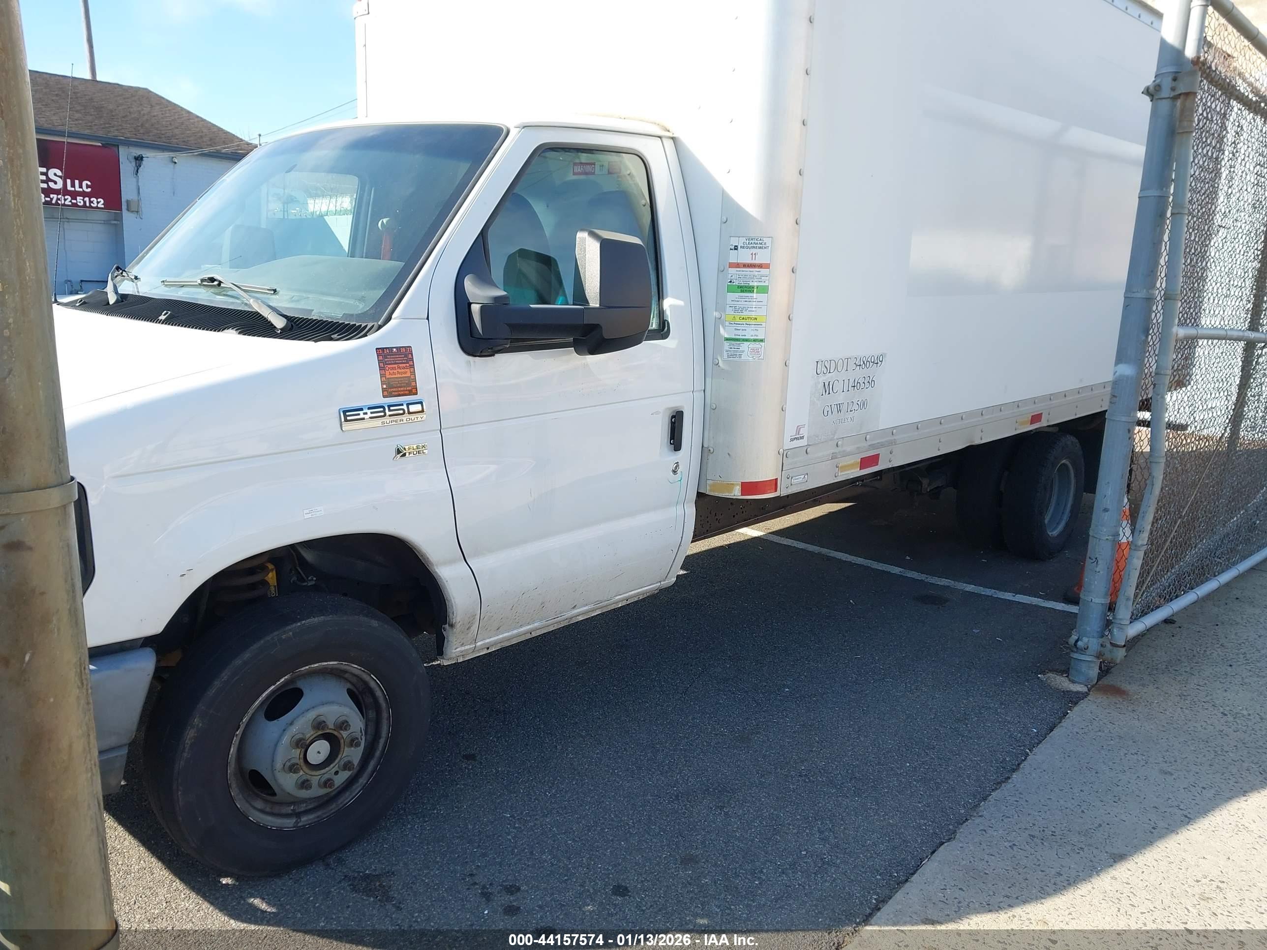 FORD E-350 image 2